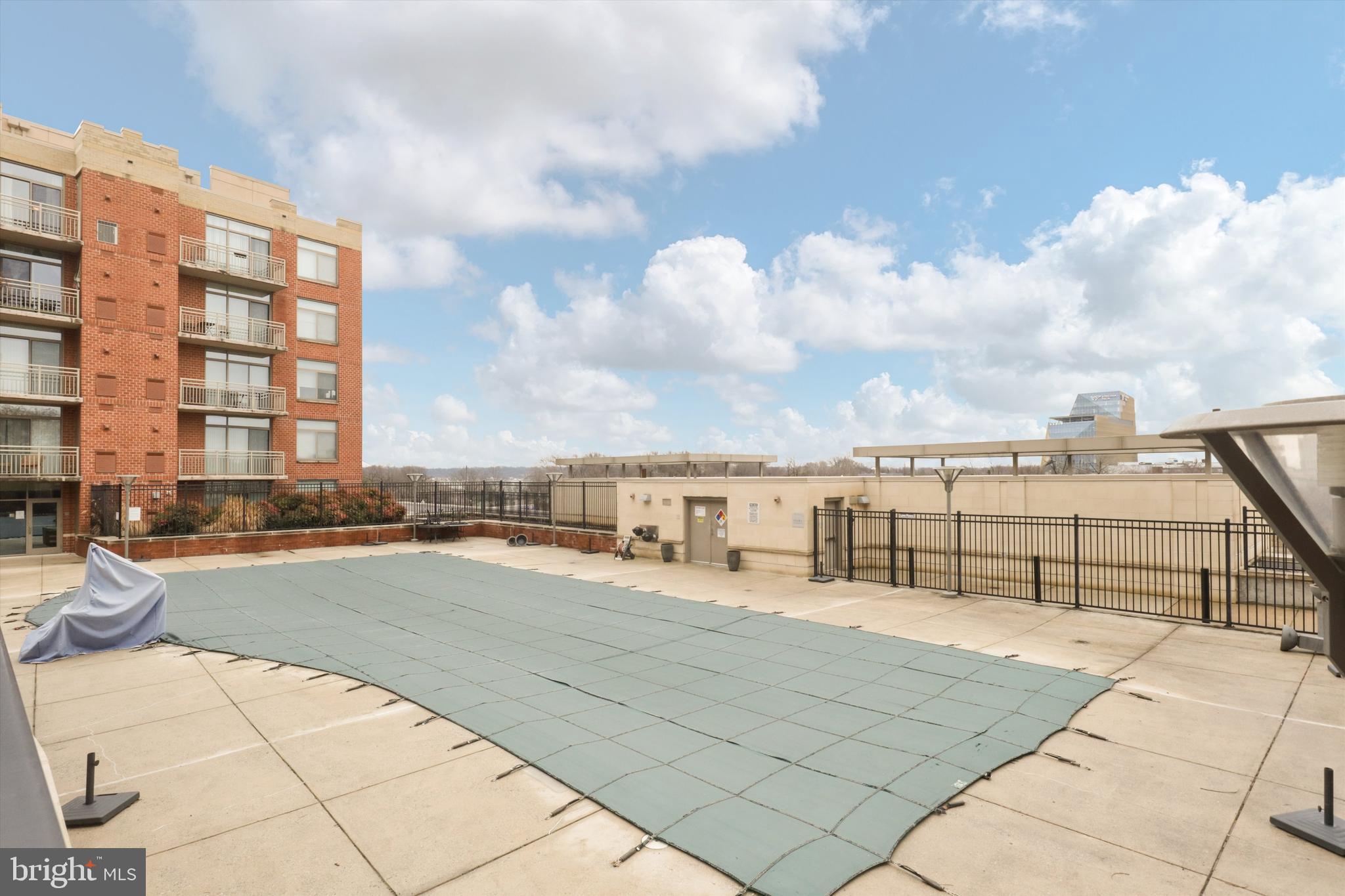3600 S GLEBE RD #517W