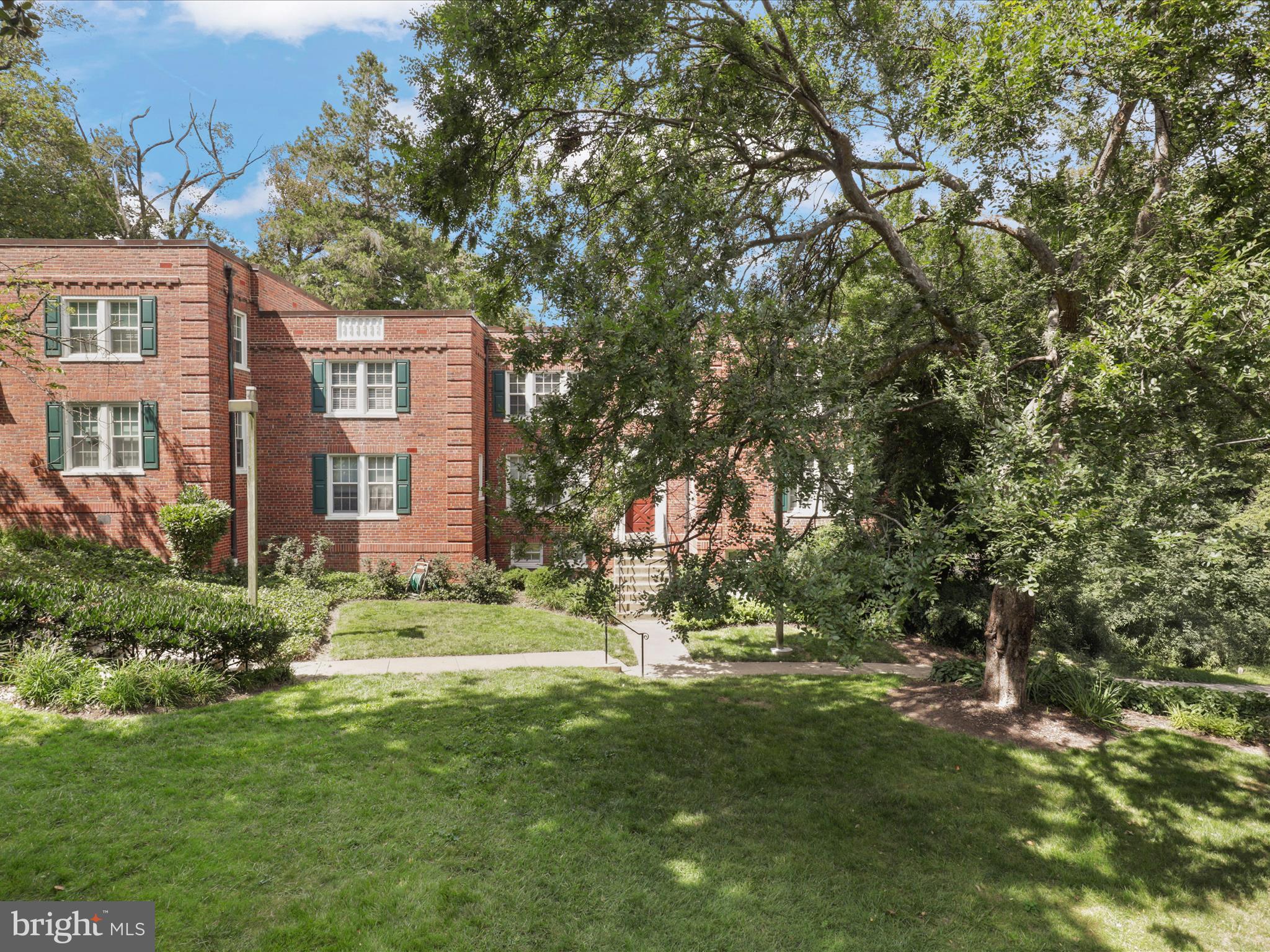 1762 N RHODES STREET 6-353