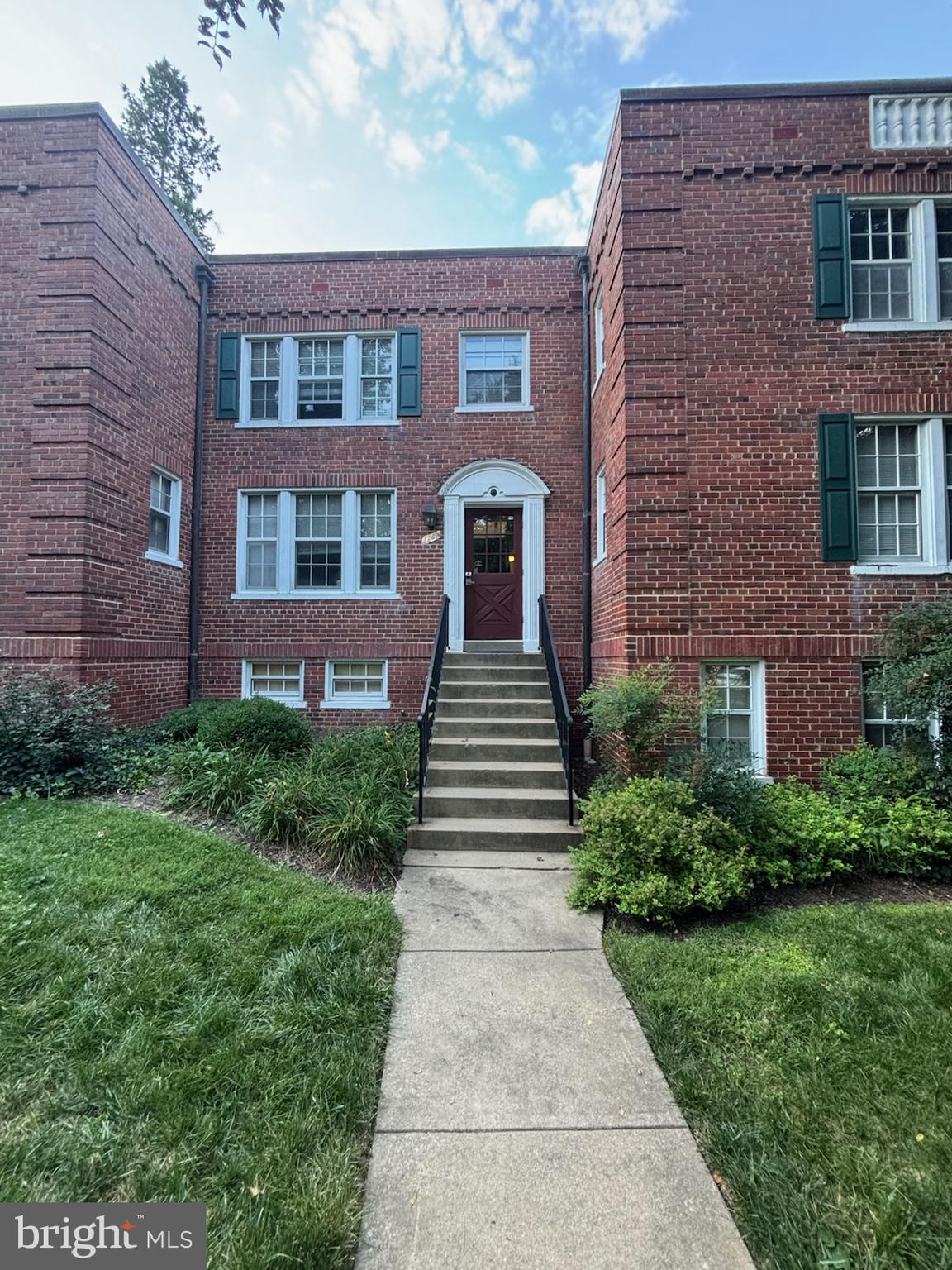1762 N RHODES STREET 6-353