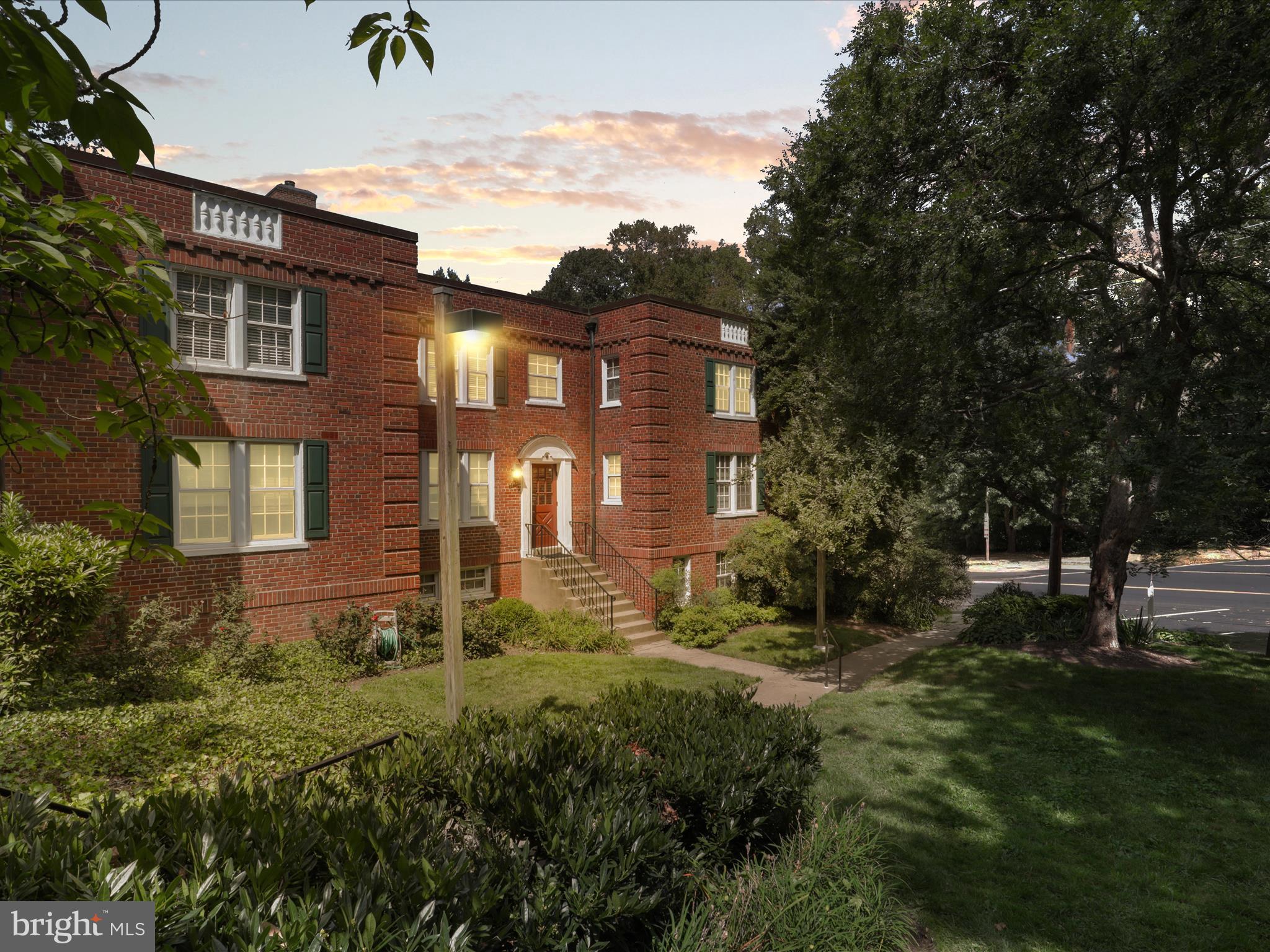 1762 N RHODES STREET 6-353