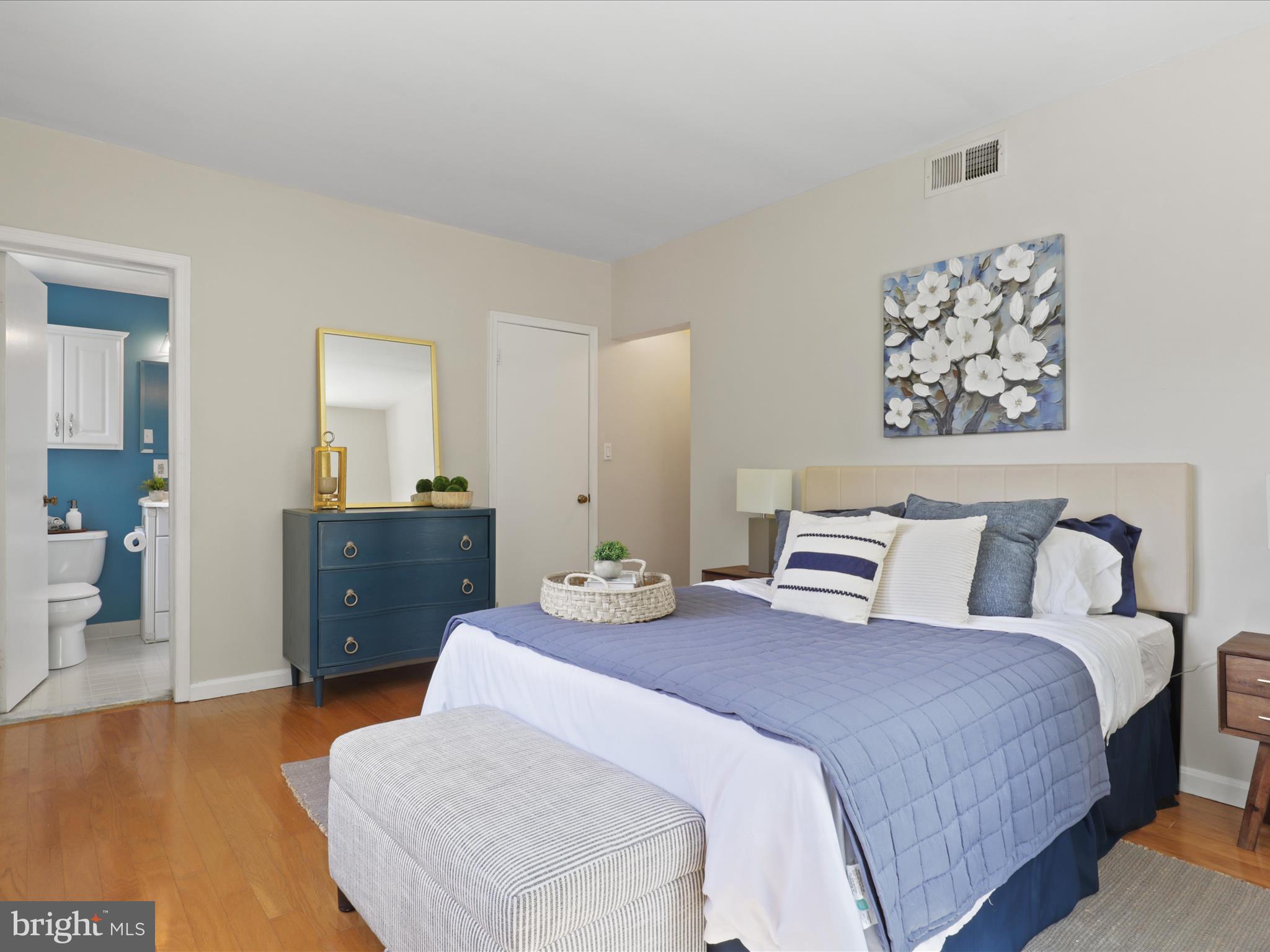 1762 N RHODES STREET 6-353