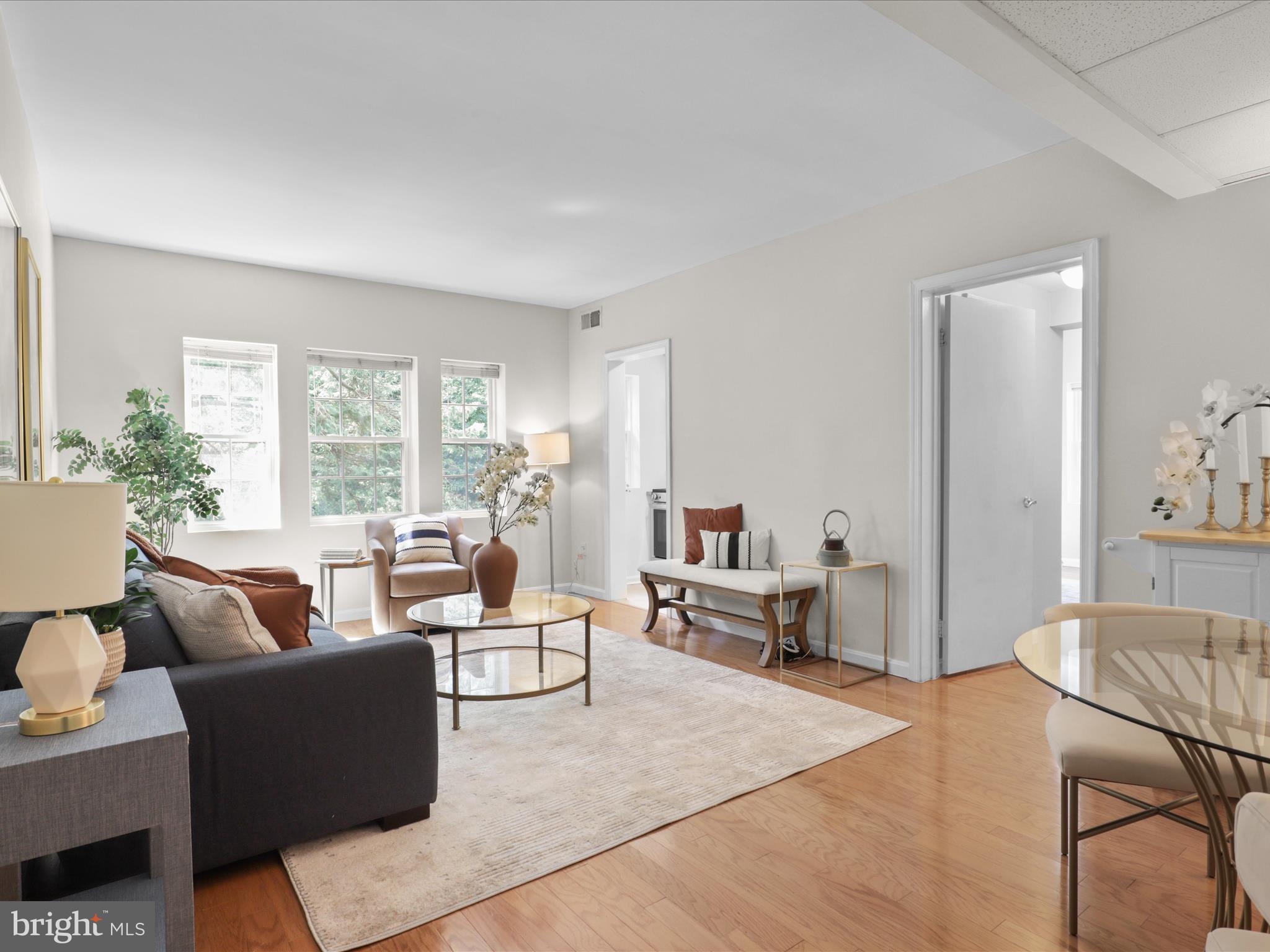 1762 N RHODES STREET 6-353