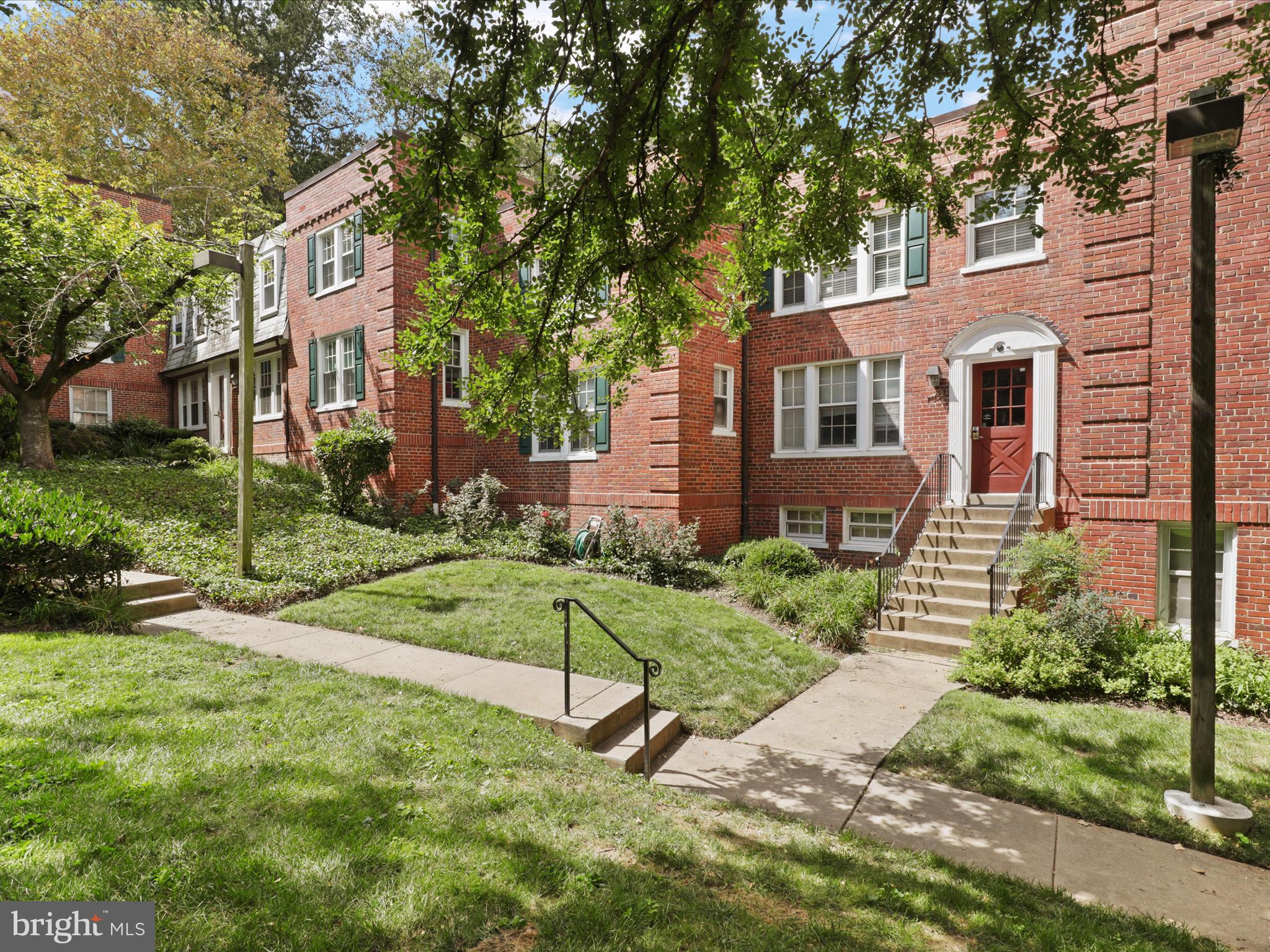 1762 N RHODES STREET 6-353