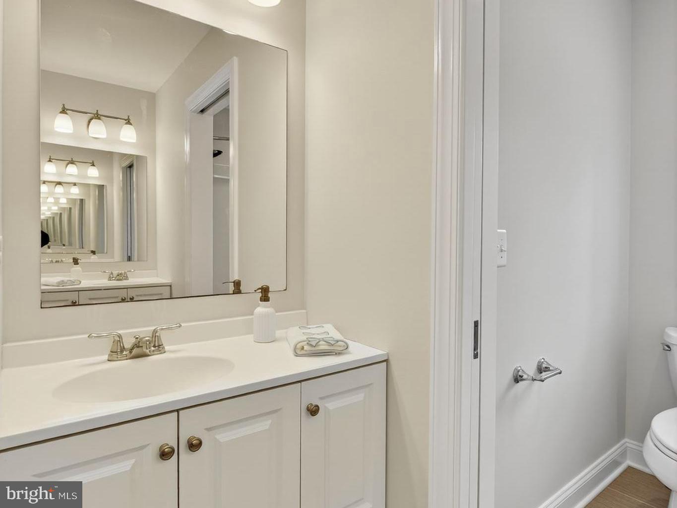 2828 N VAN BUREN STREET