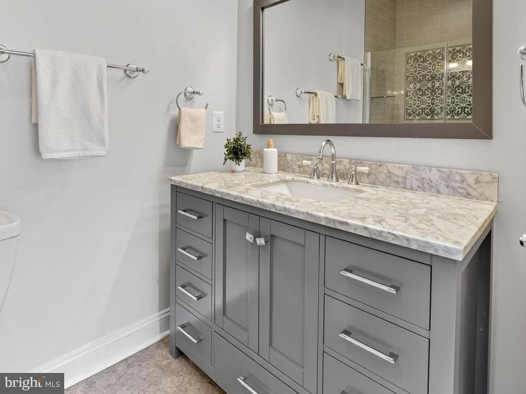 2828 N VAN BUREN STREET