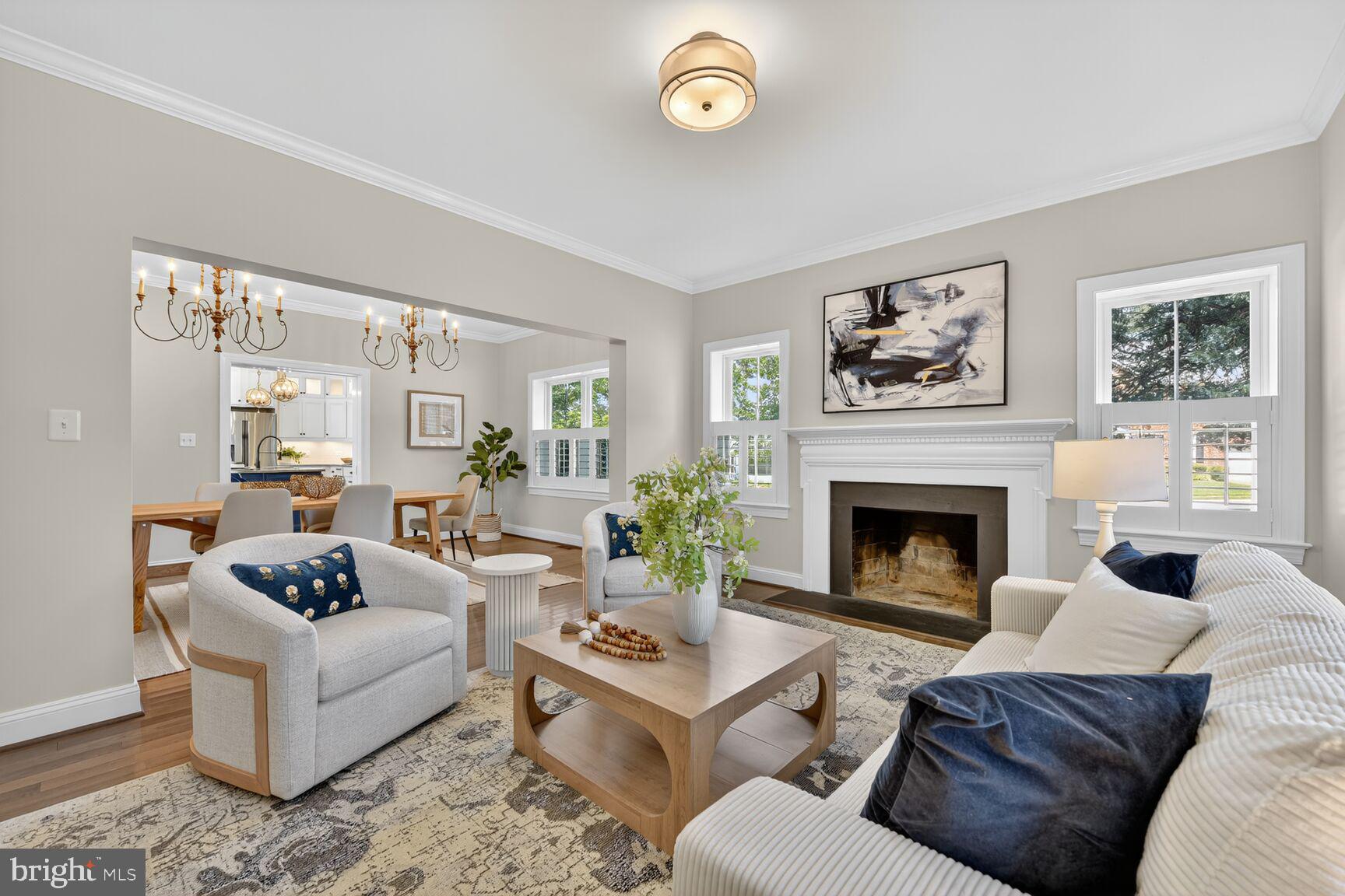 2828 N VAN BUREN STREET