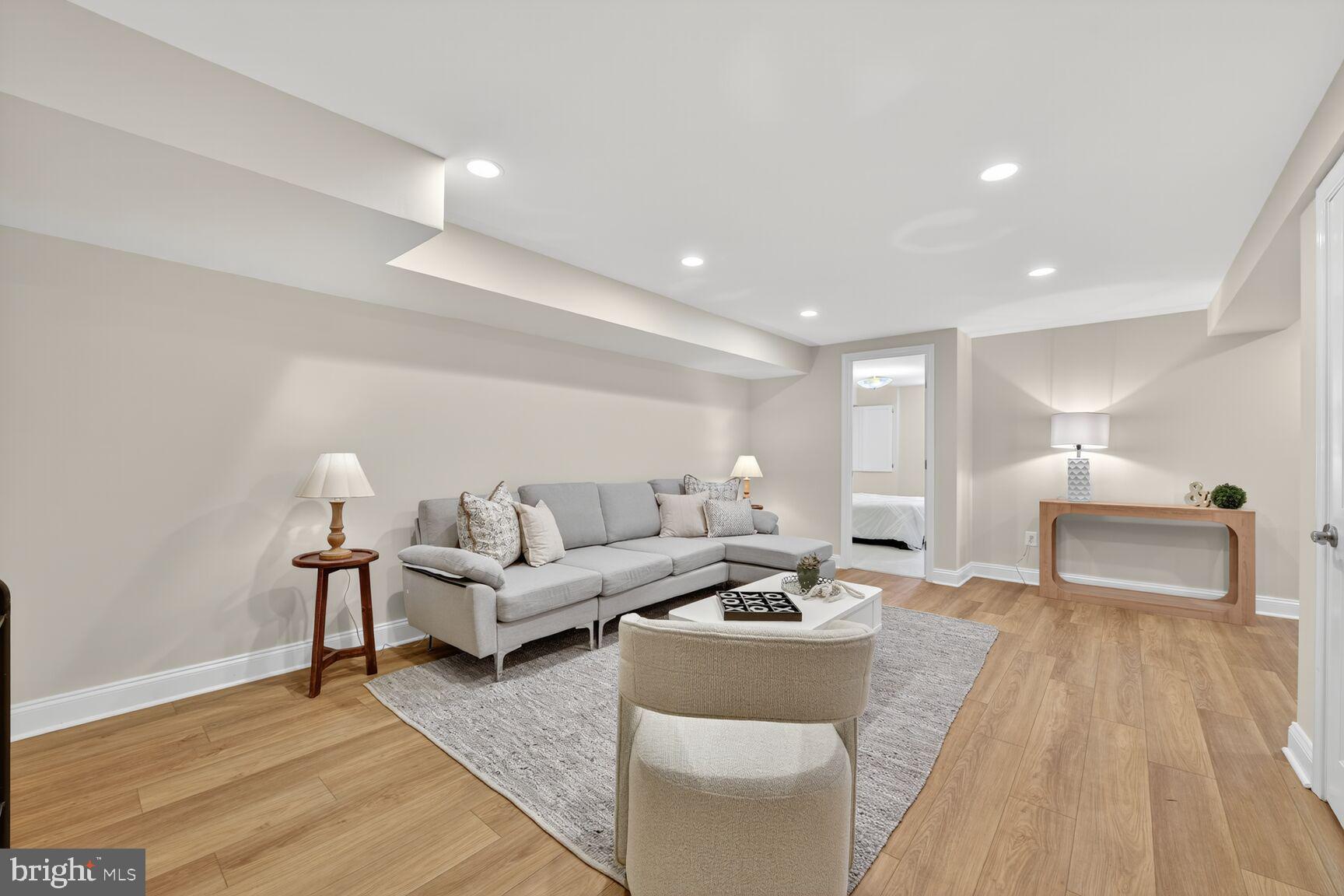 2828 N VAN BUREN STREET