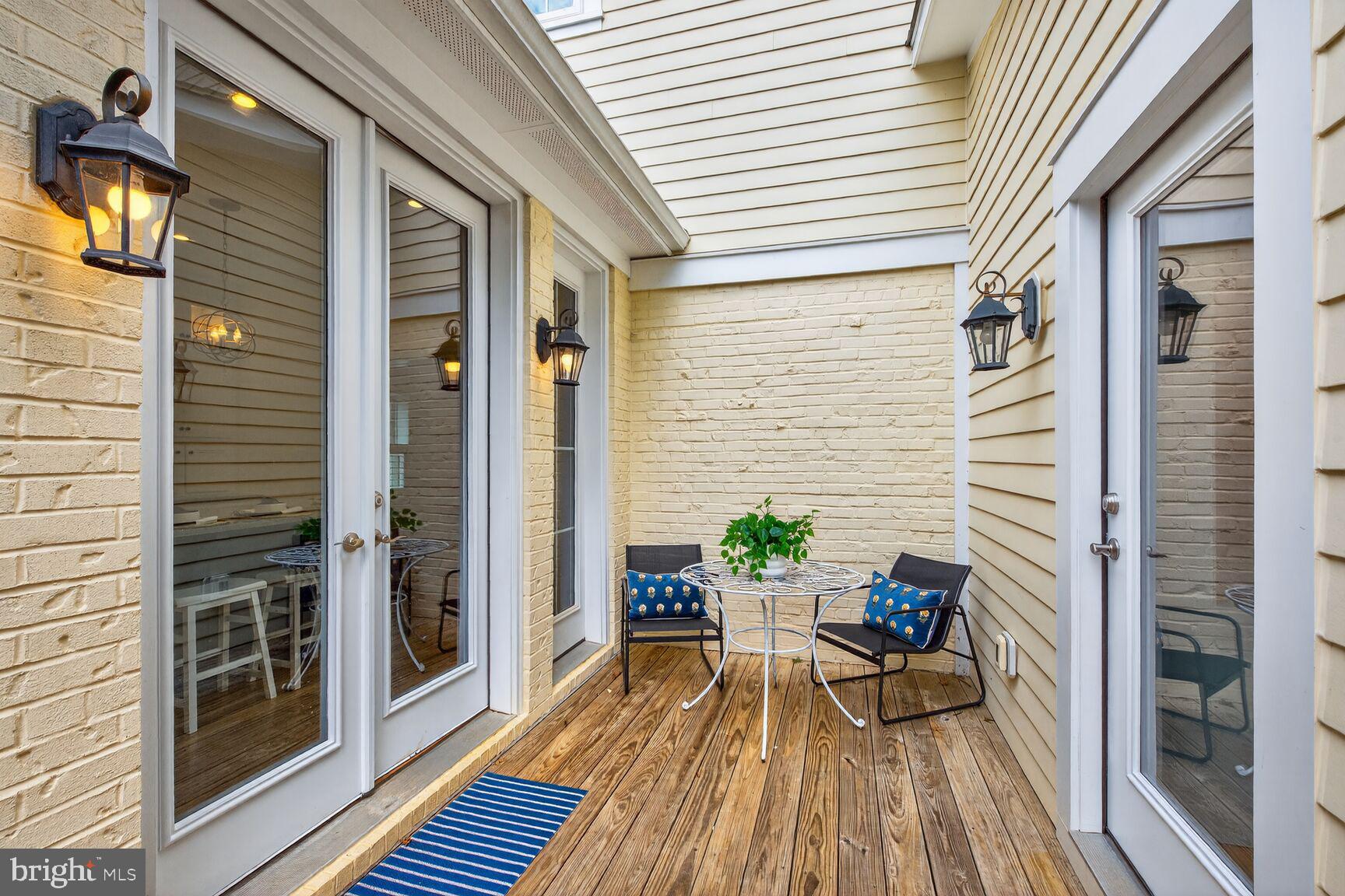 2828 N VAN BUREN STREET