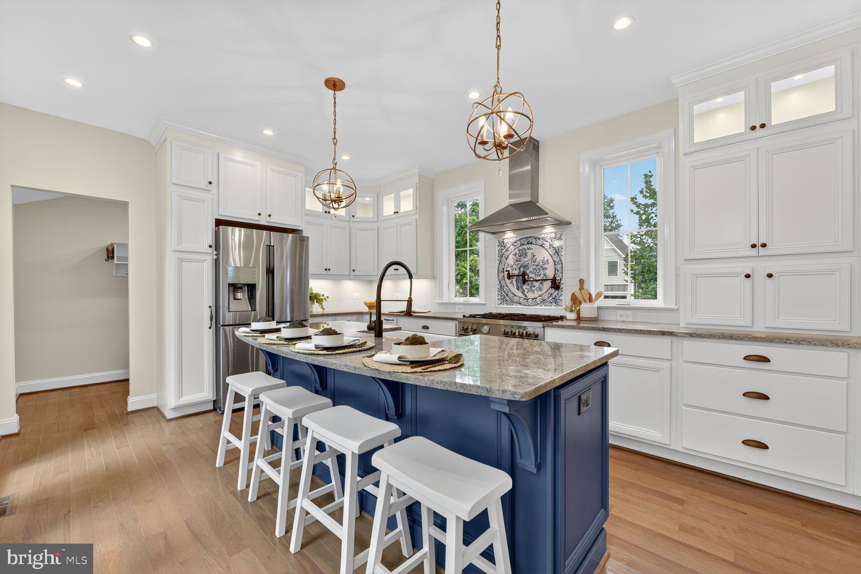 2828 N VAN BUREN STREET