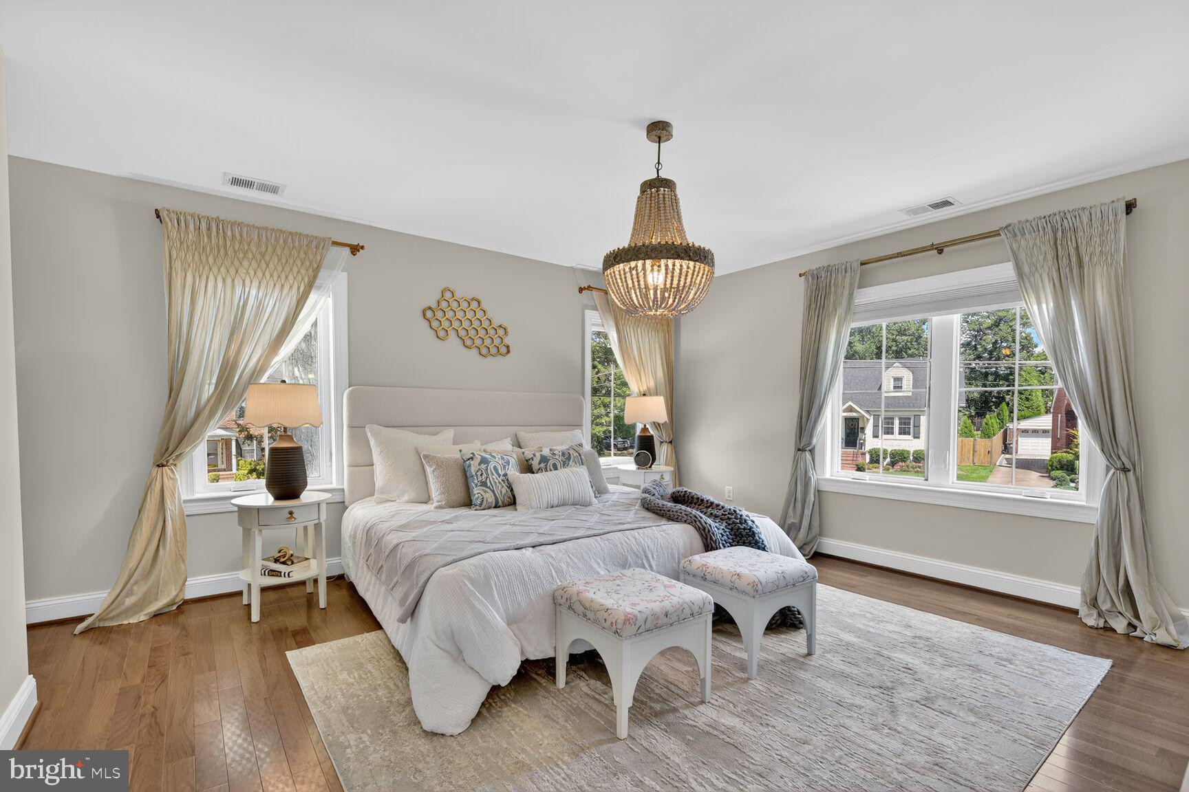 2828 N VAN BUREN STREET