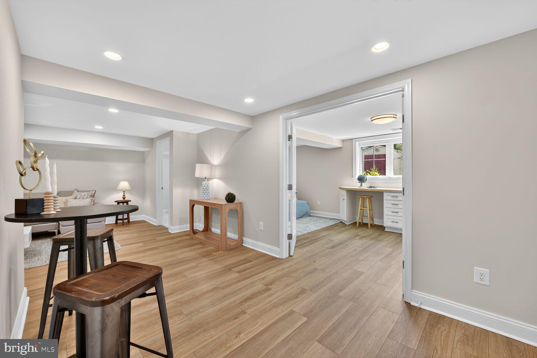 2828 N VAN BUREN STREET