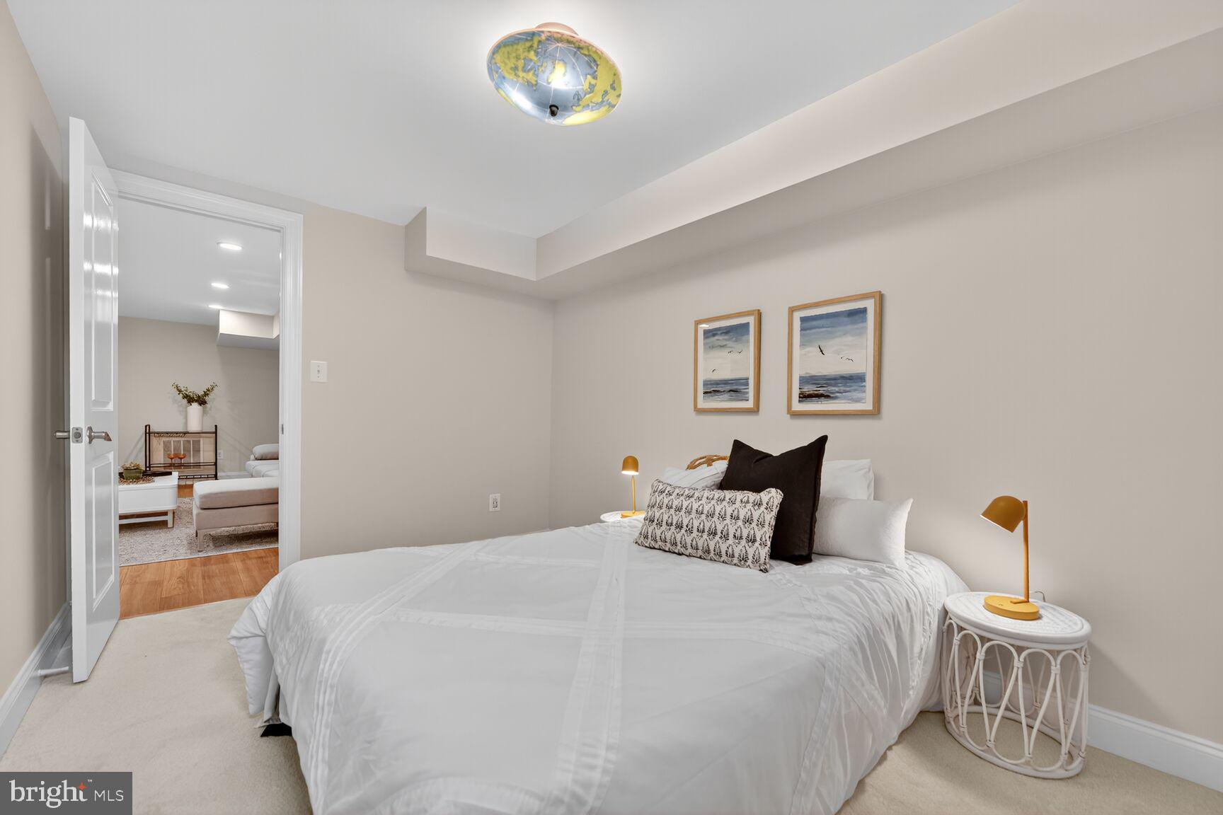 2828 N VAN BUREN STREET