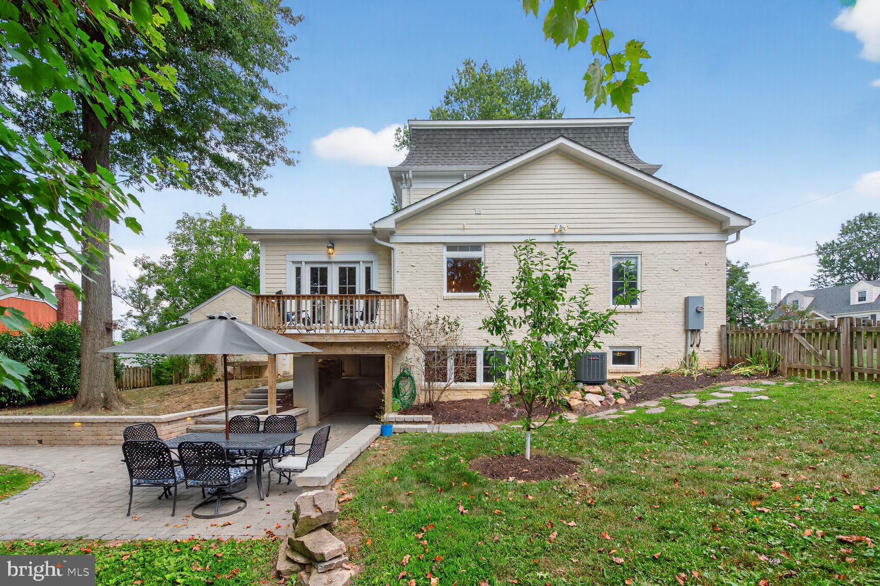 2828 N VAN BUREN STREET