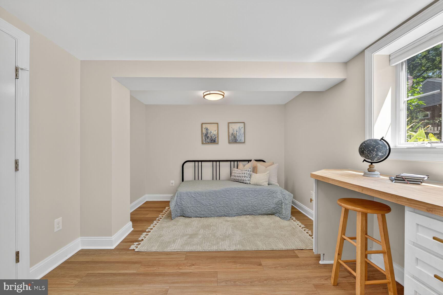 2828 N VAN BUREN STREET