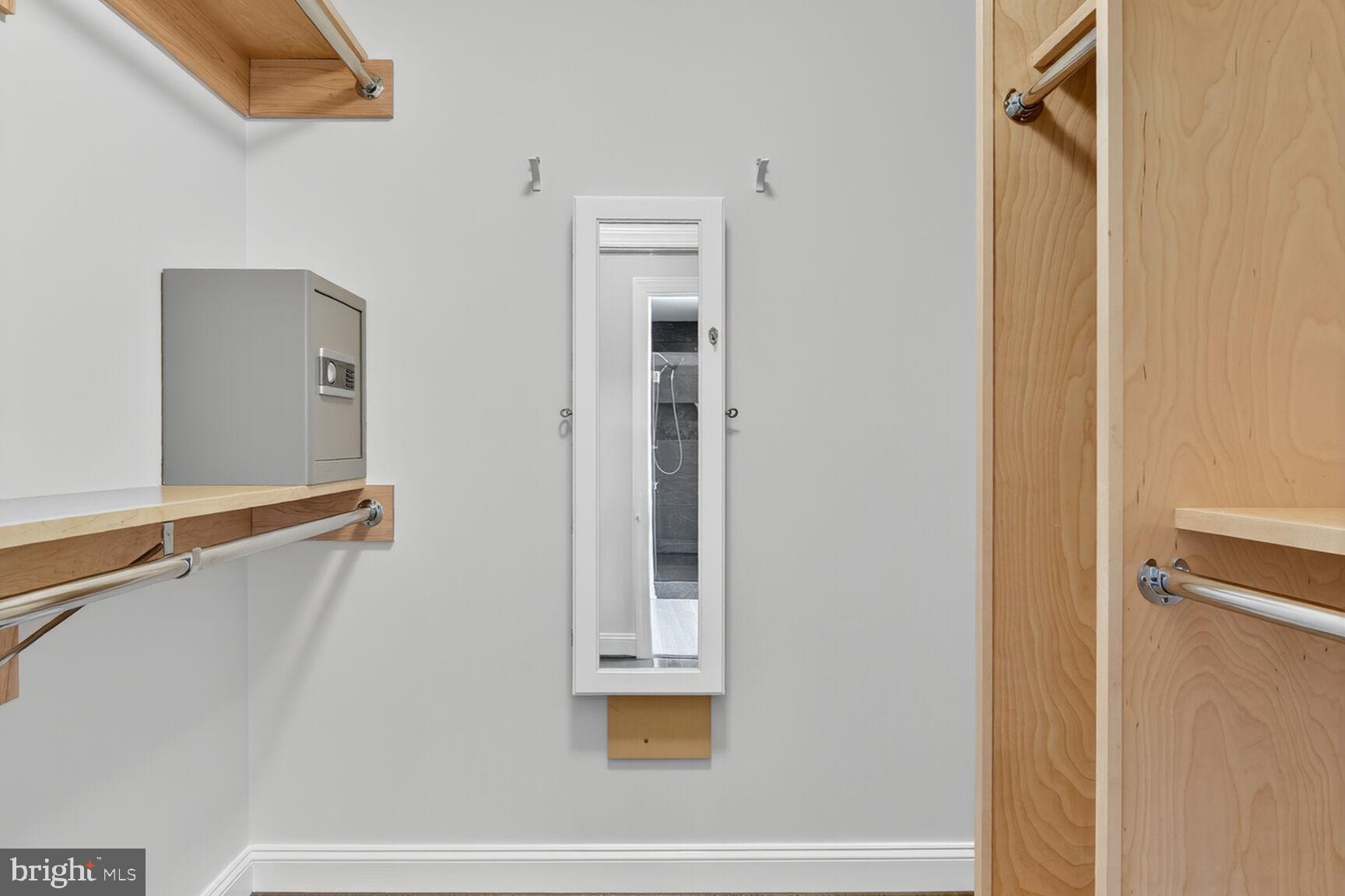 2828 N VAN BUREN STREET