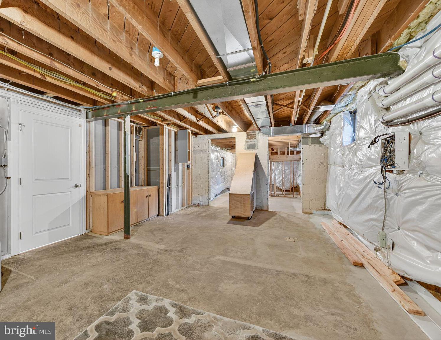 2828 N VAN BUREN STREET