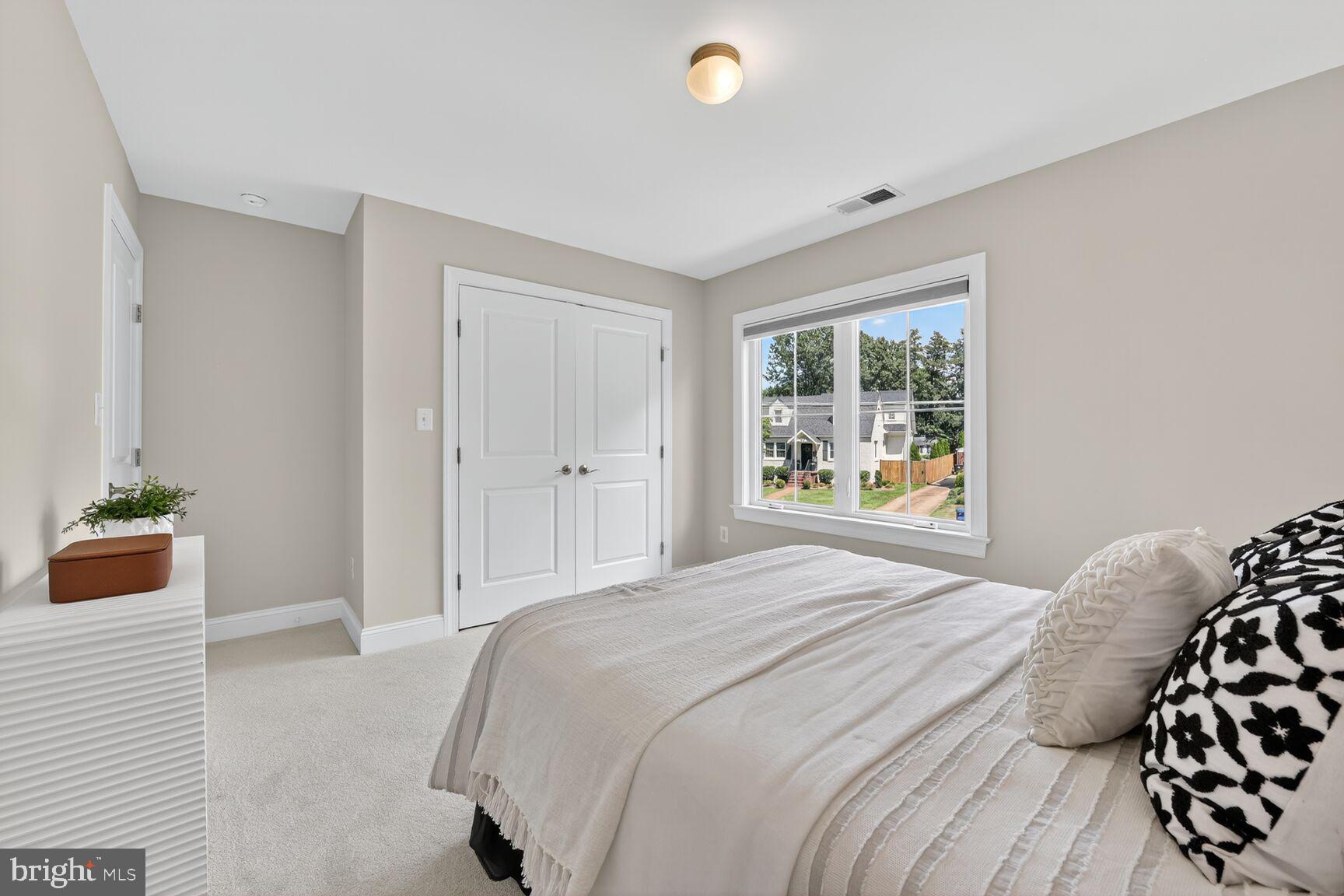 2828 N VAN BUREN STREET