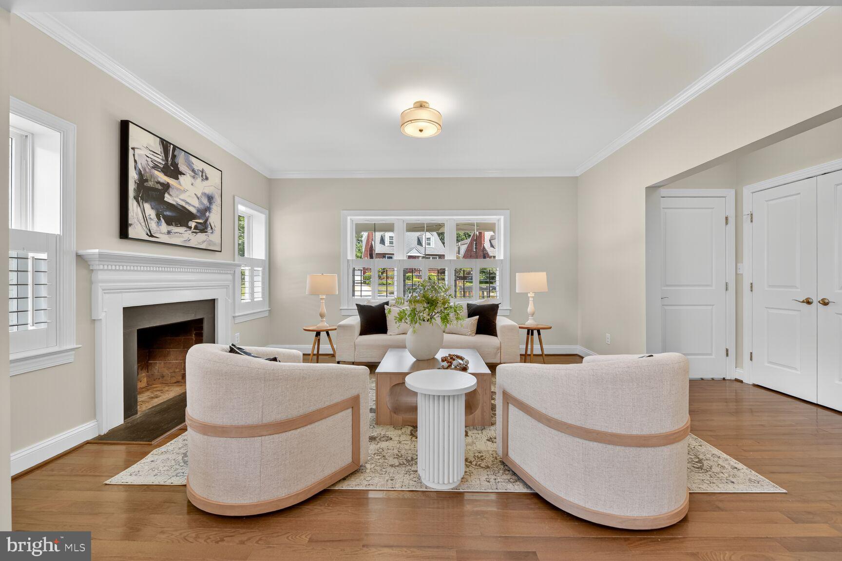 2828 N VAN BUREN STREET