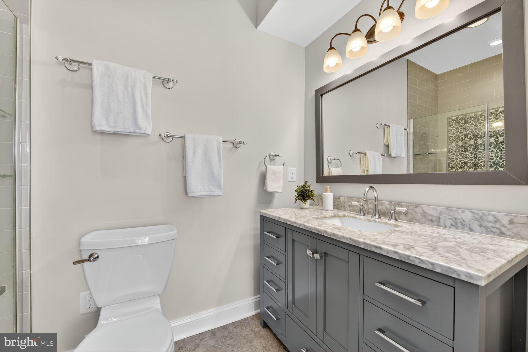 2828 N VAN BUREN STREET