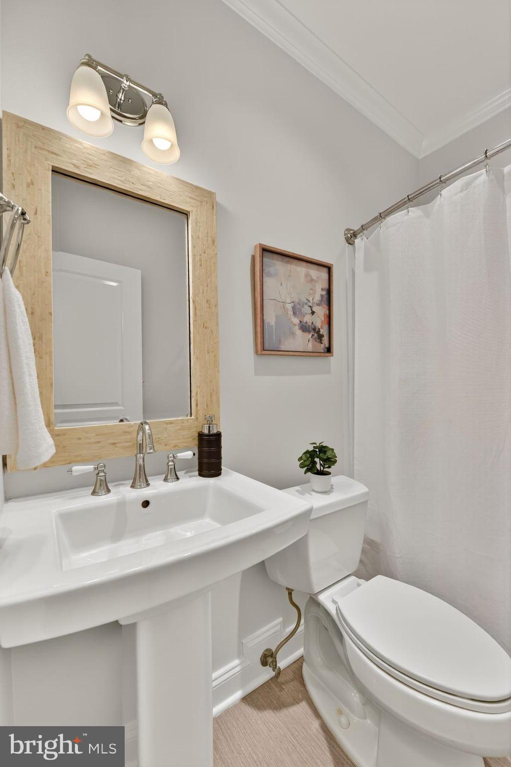 2828 N VAN BUREN STREET