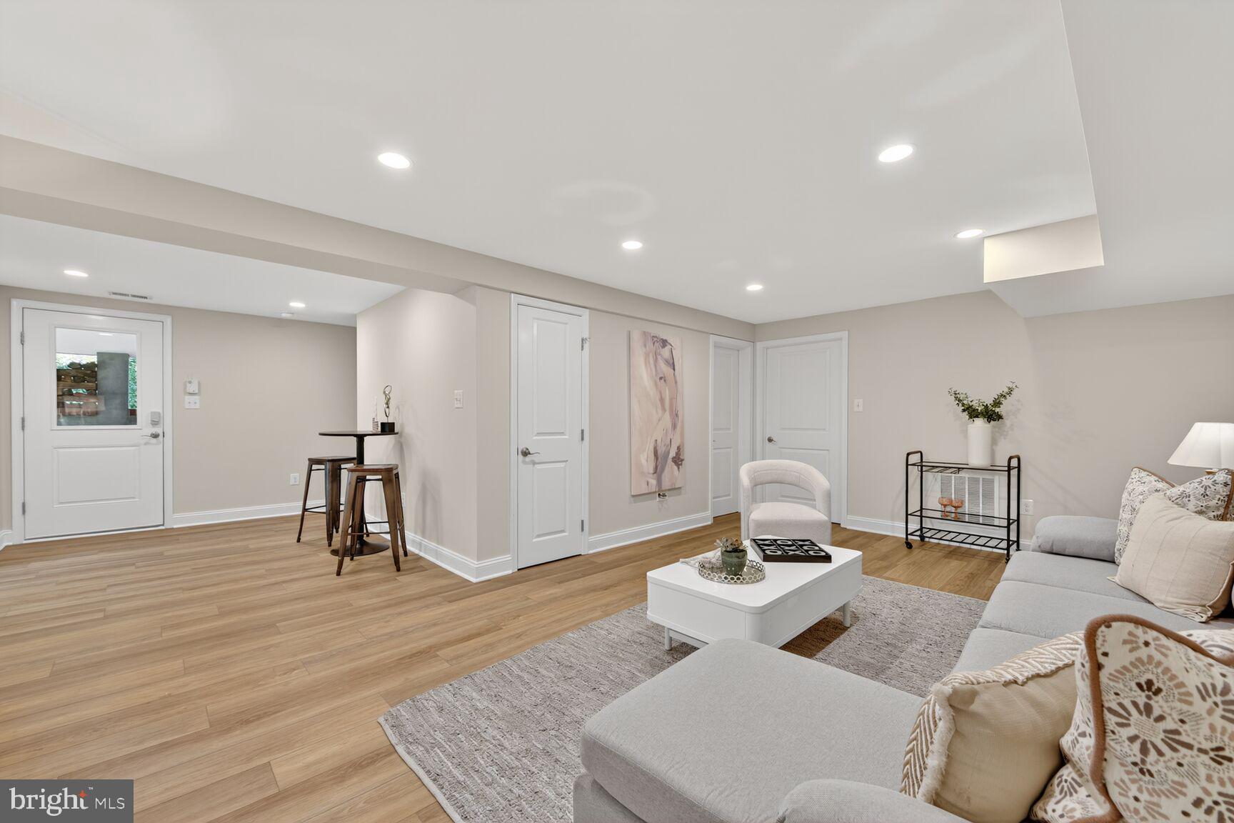 2828 N VAN BUREN STREET