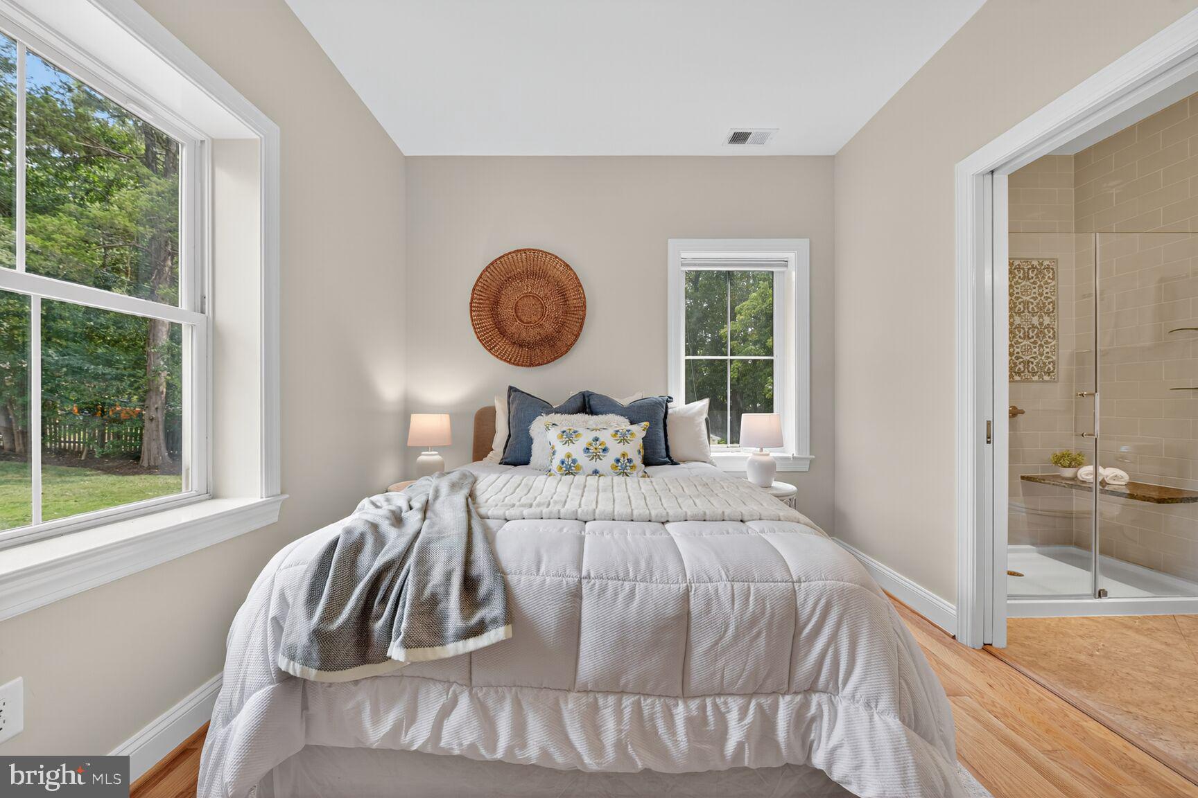 2828 N VAN BUREN STREET