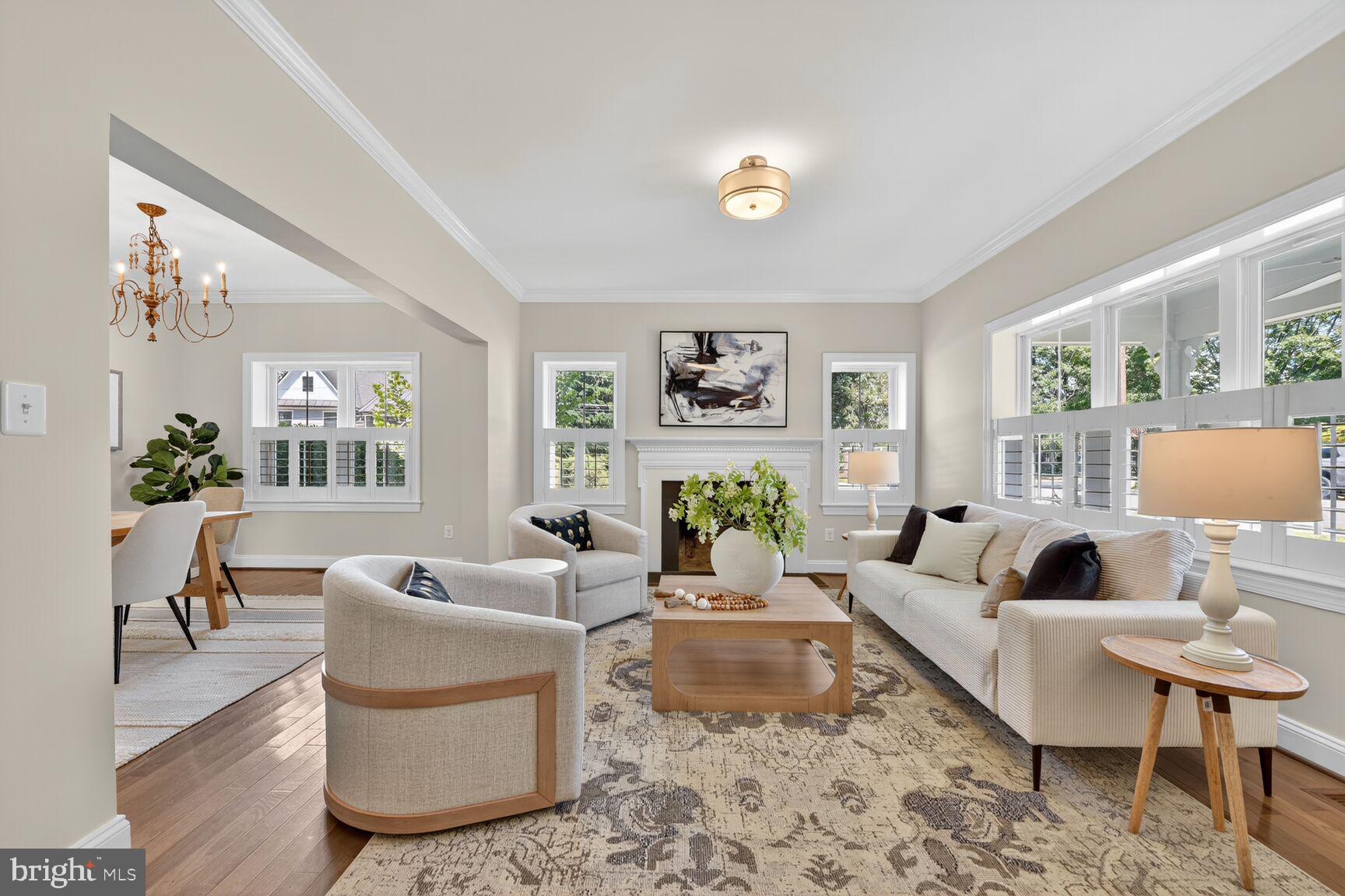 2828 N VAN BUREN STREET