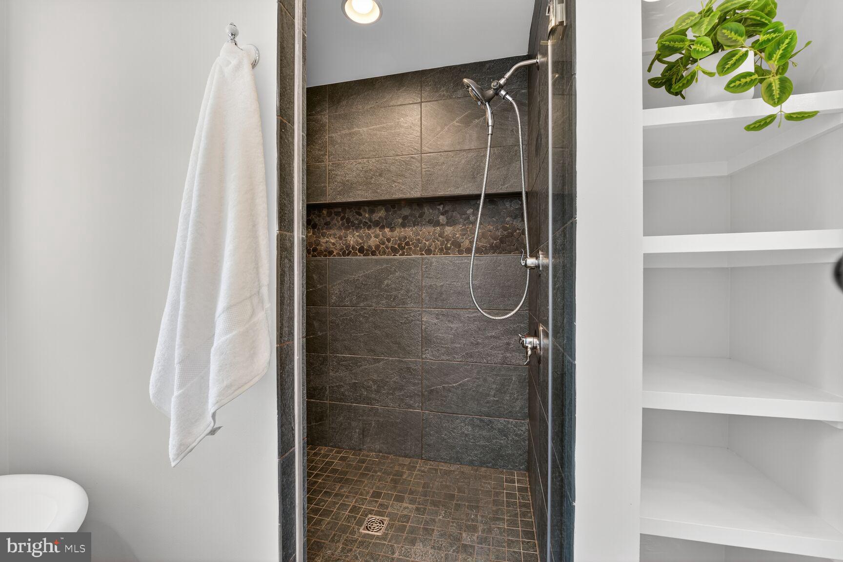 2828 N VAN BUREN STREET