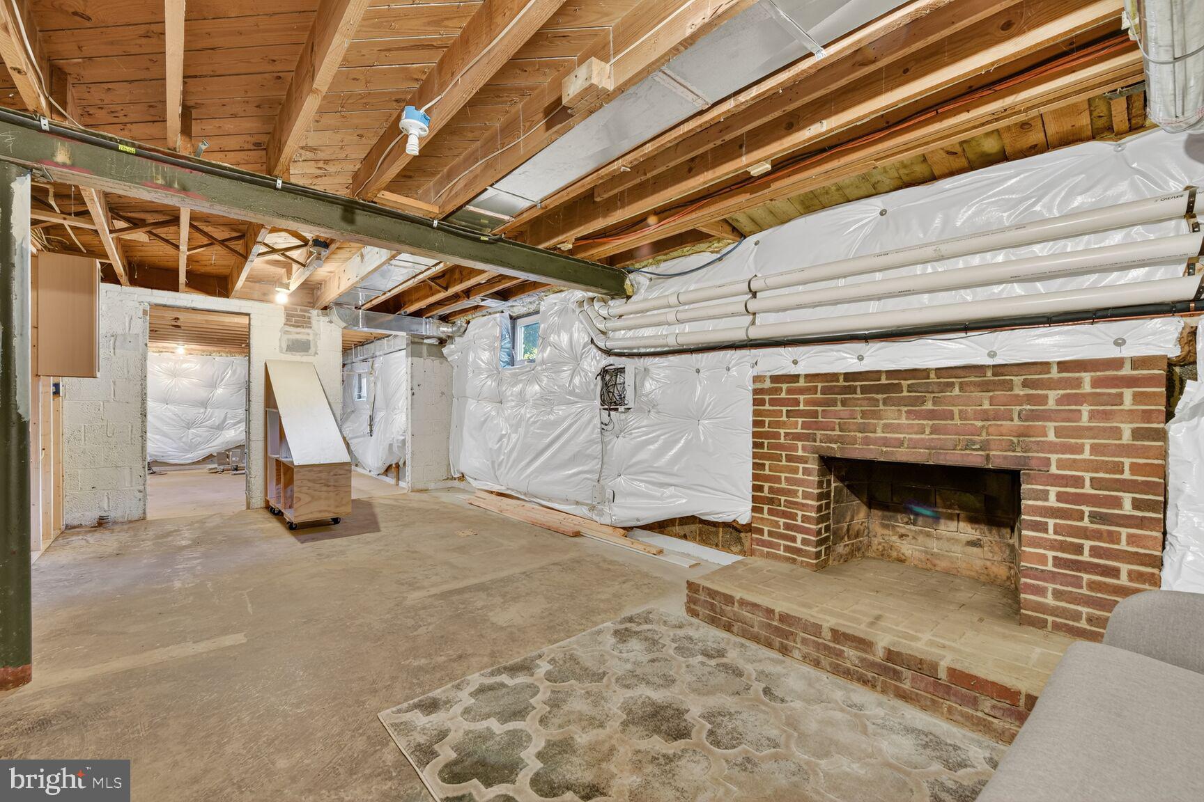 2828 N VAN BUREN STREET