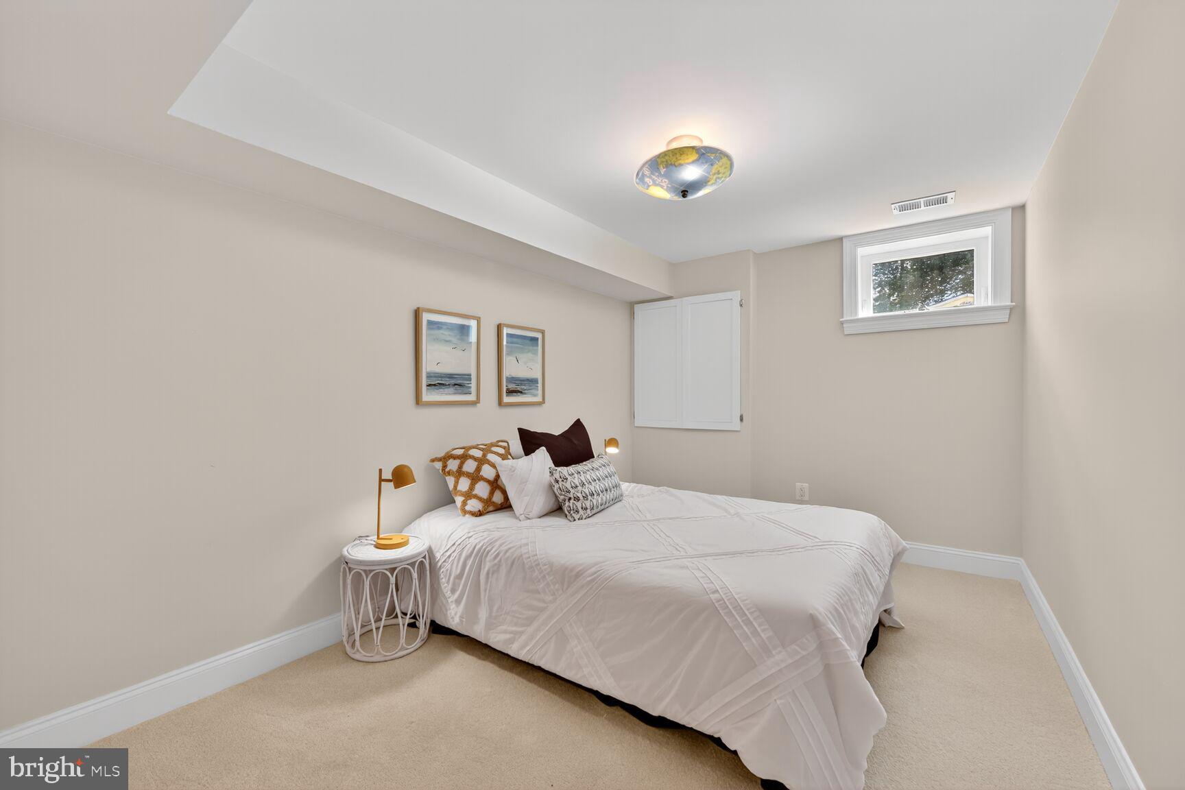 2828 N VAN BUREN STREET