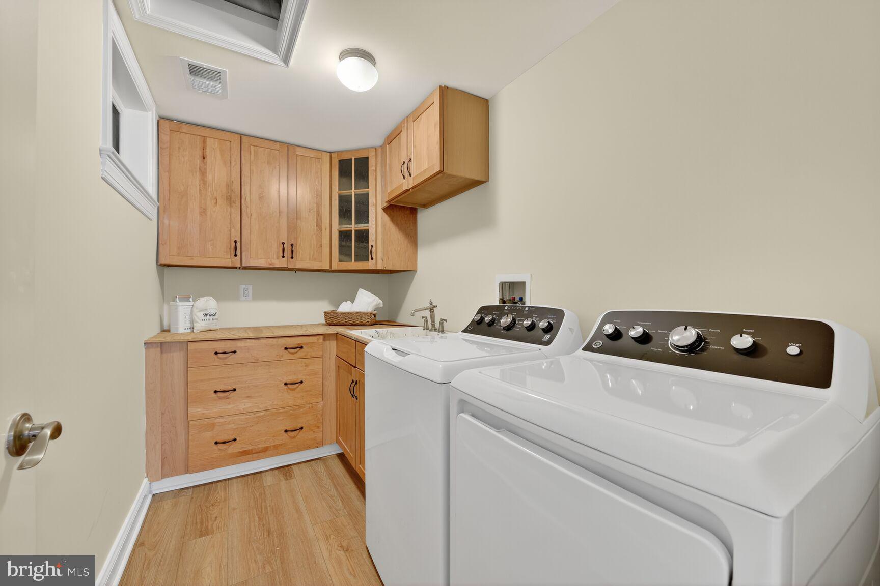 2828 N VAN BUREN STREET