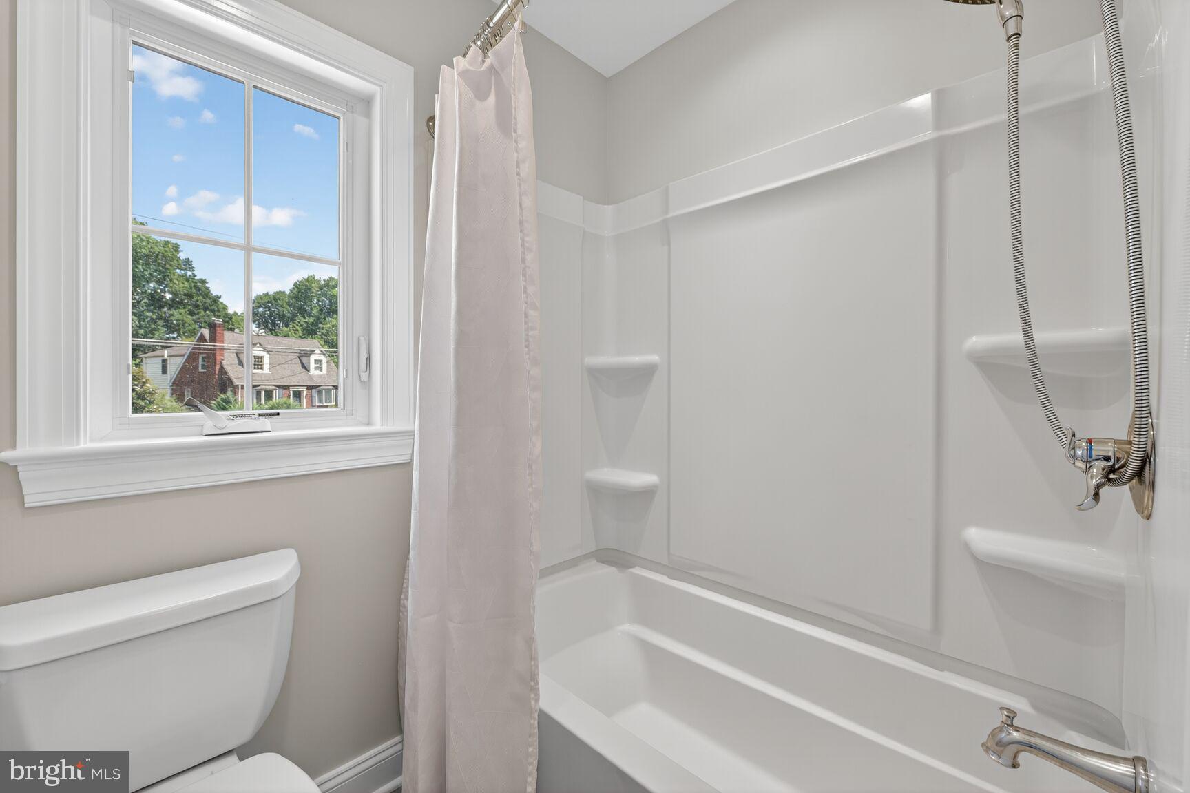 2828 N VAN BUREN STREET