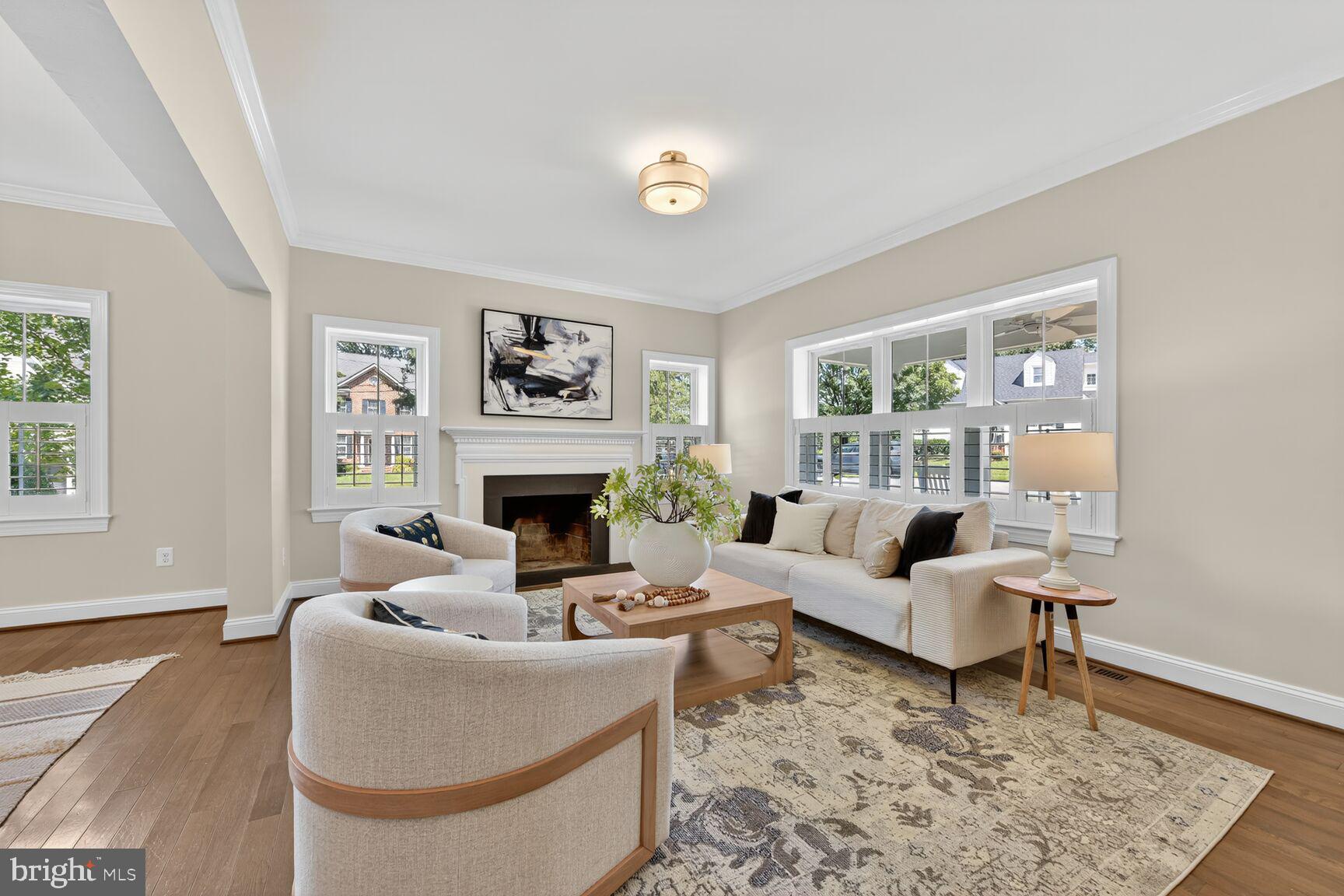 2828 N VAN BUREN STREET