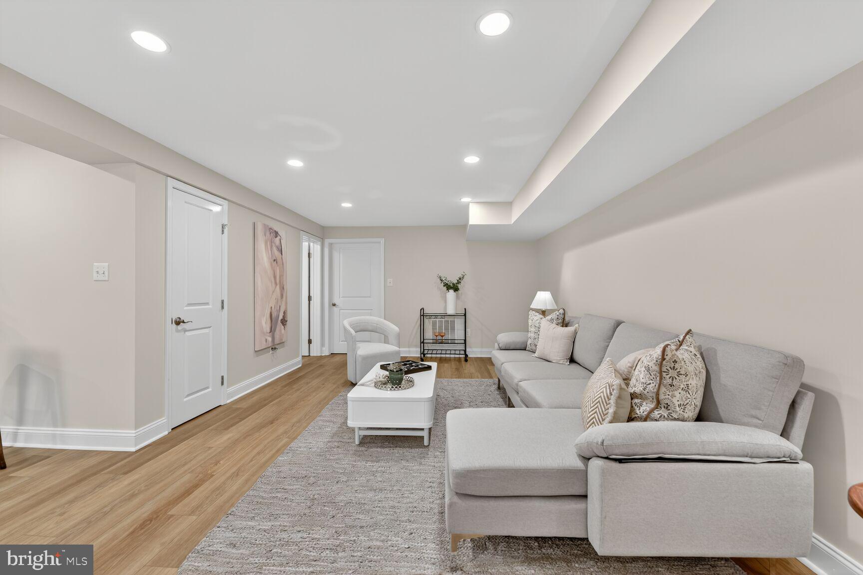 2828 N VAN BUREN STREET