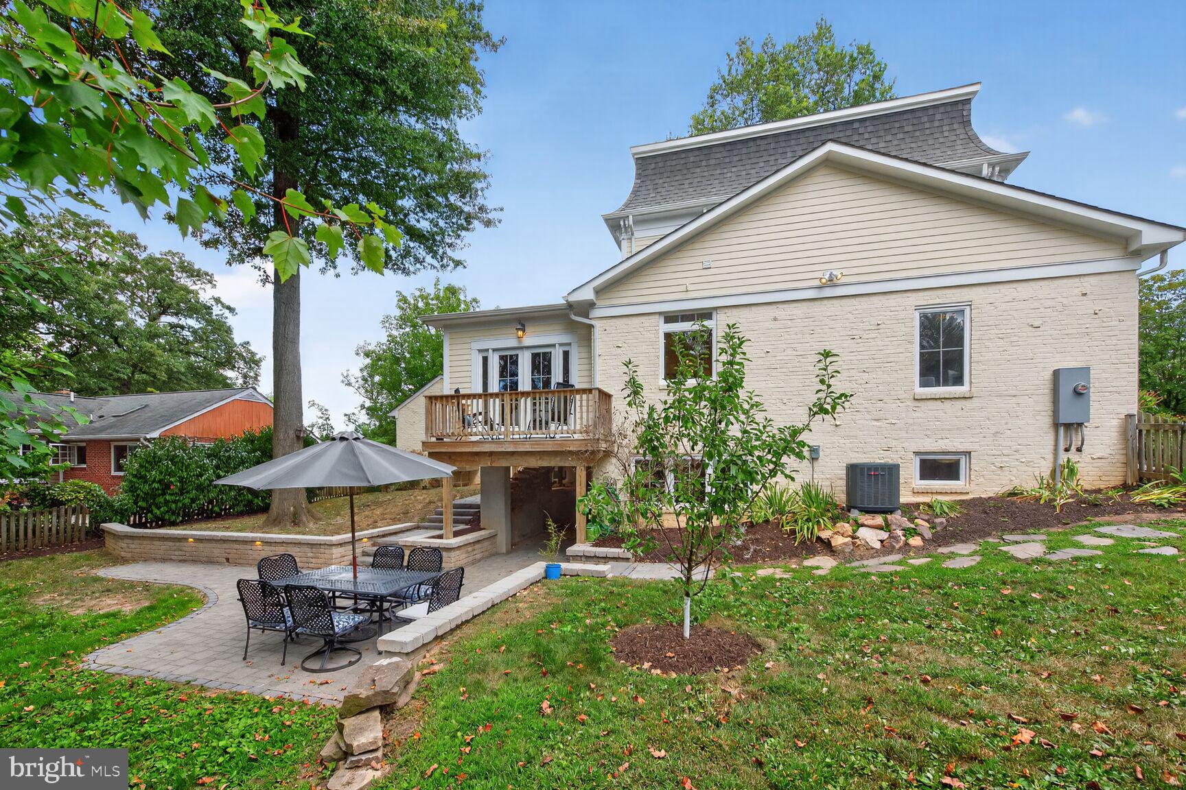 2828 N VAN BUREN STREET