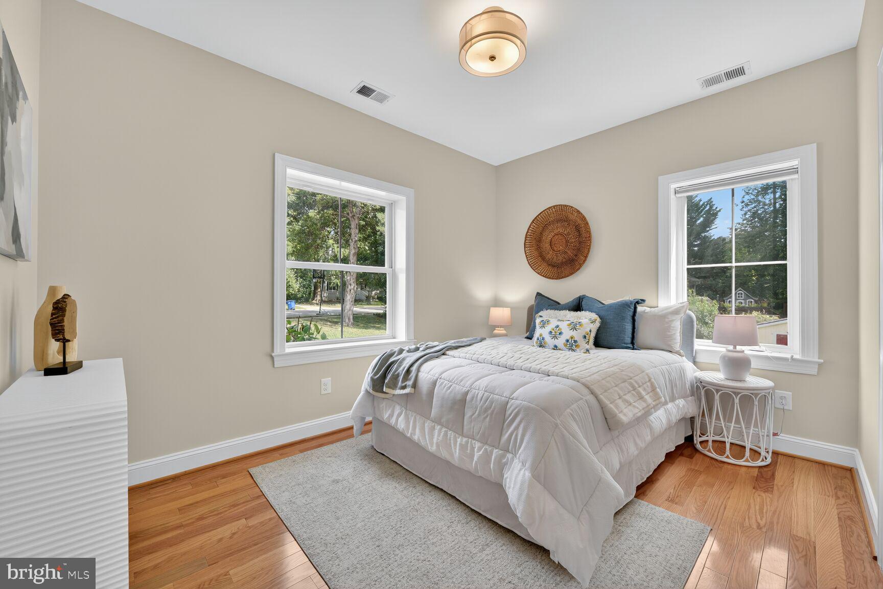 2828 N VAN BUREN STREET