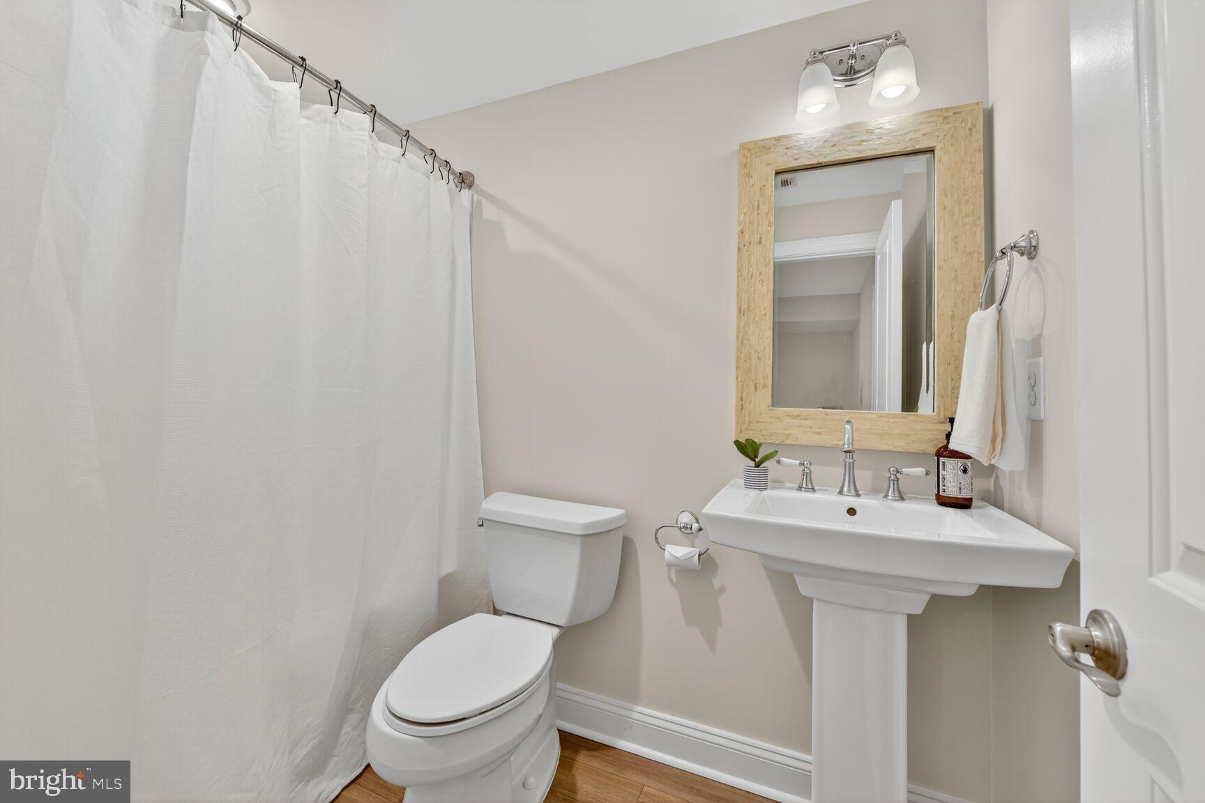 2828 N VAN BUREN STREET