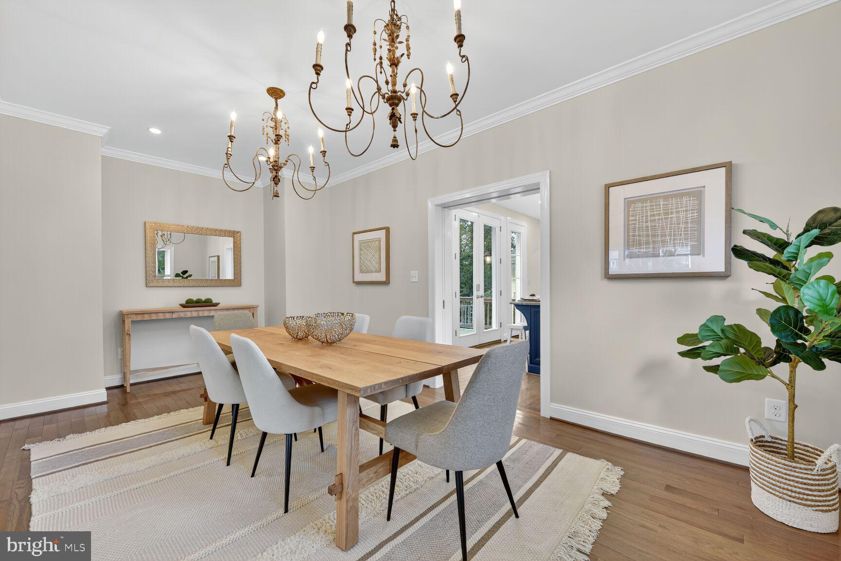 2828 N VAN BUREN STREET