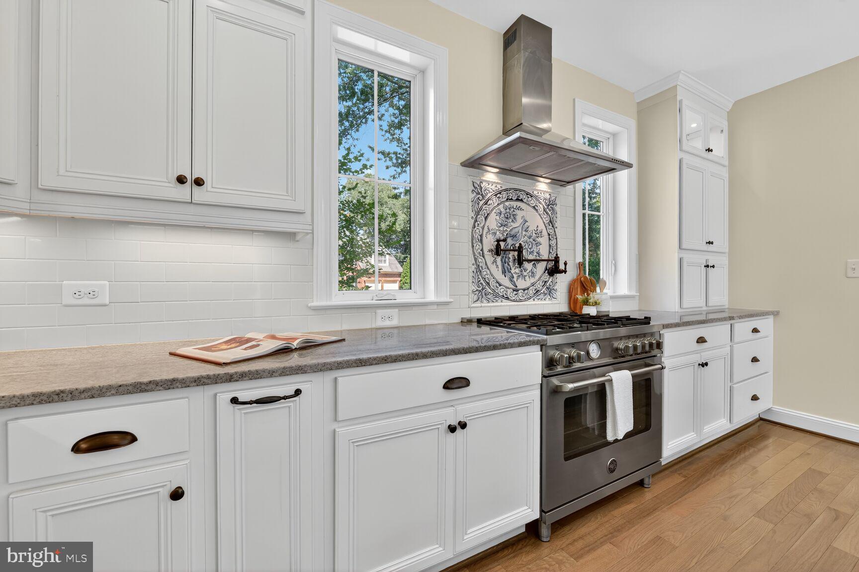 2828 N VAN BUREN STREET