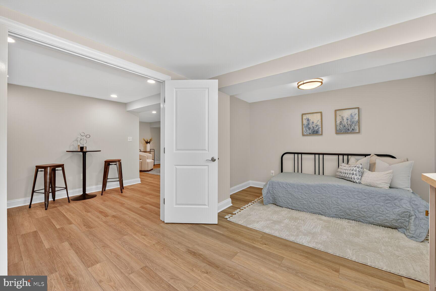 2828 N VAN BUREN STREET