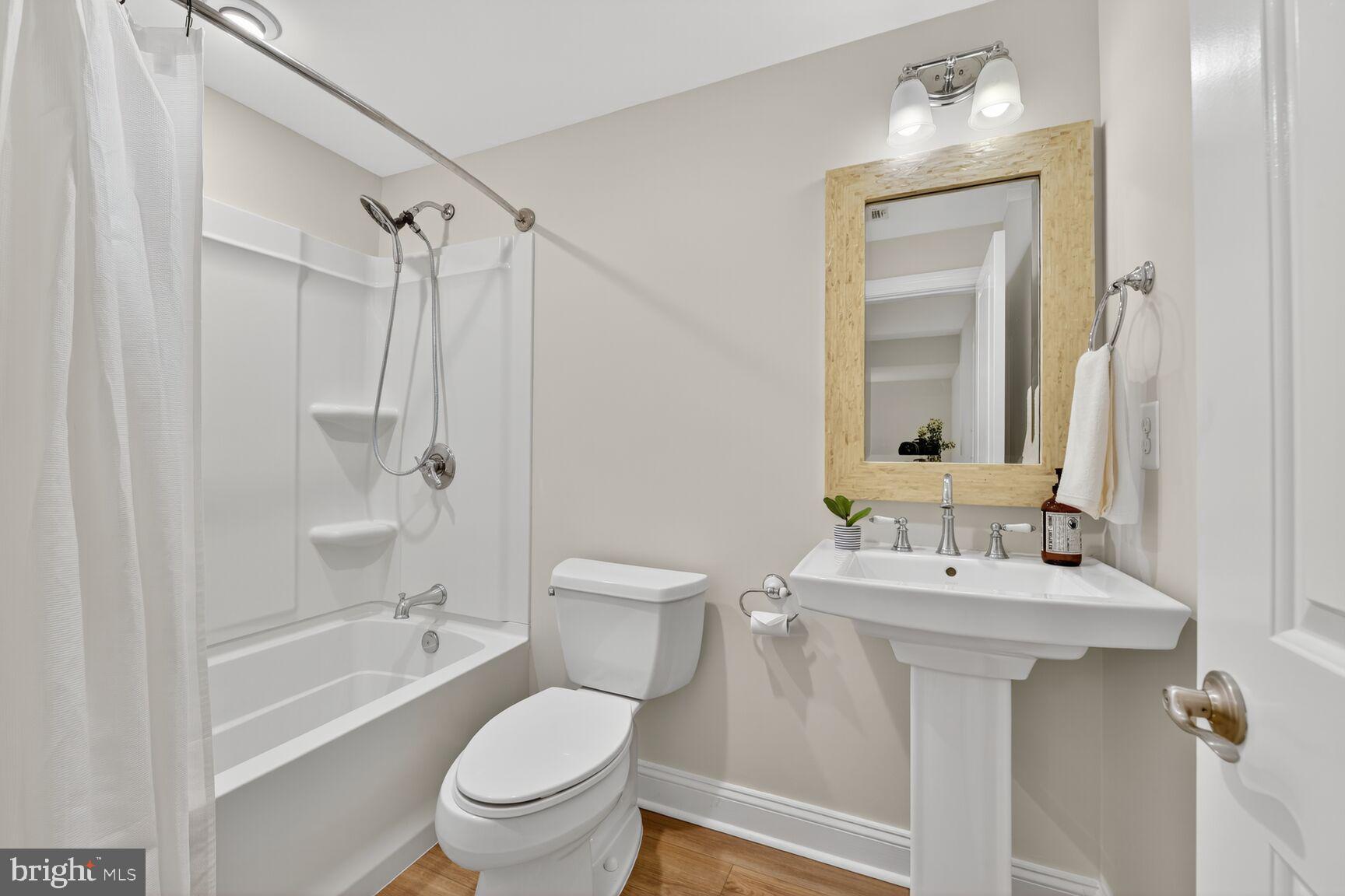 2828 N VAN BUREN STREET