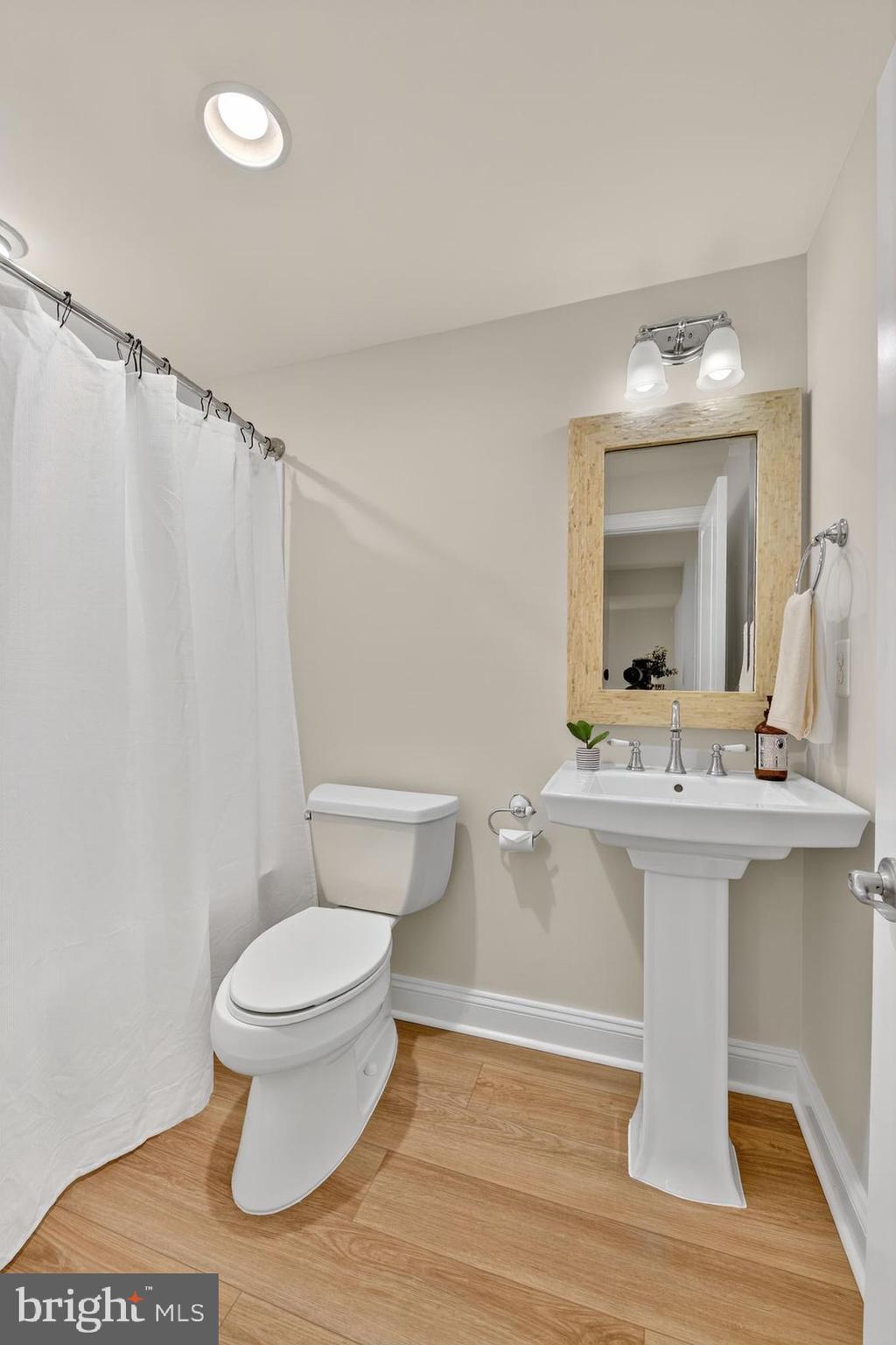 2828 N VAN BUREN STREET