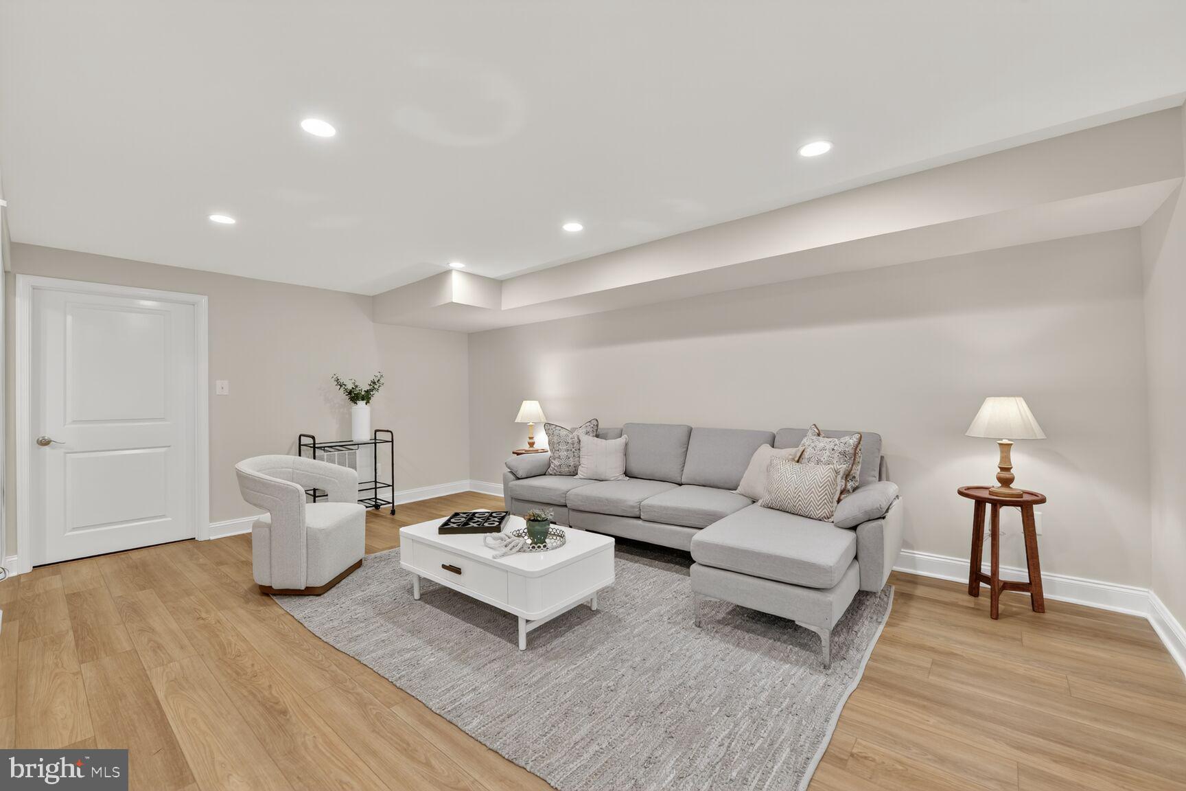 2828 N VAN BUREN STREET