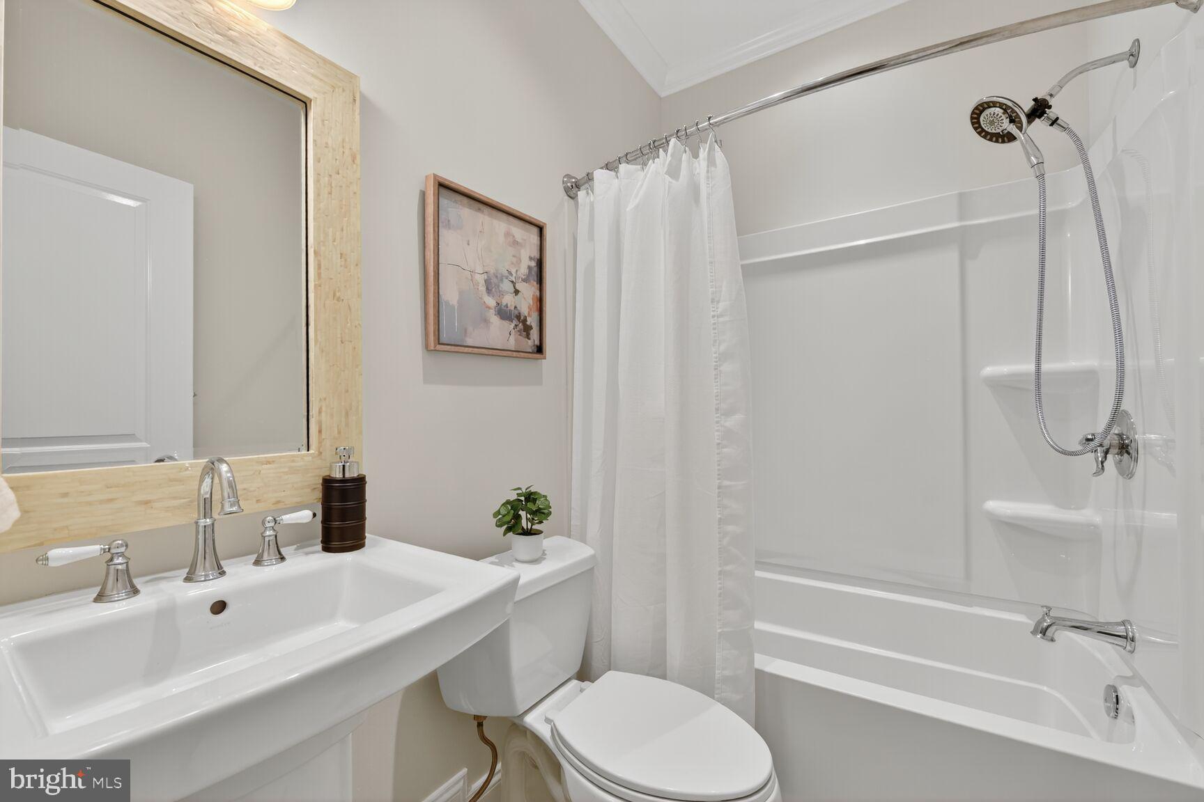 2828 N VAN BUREN STREET