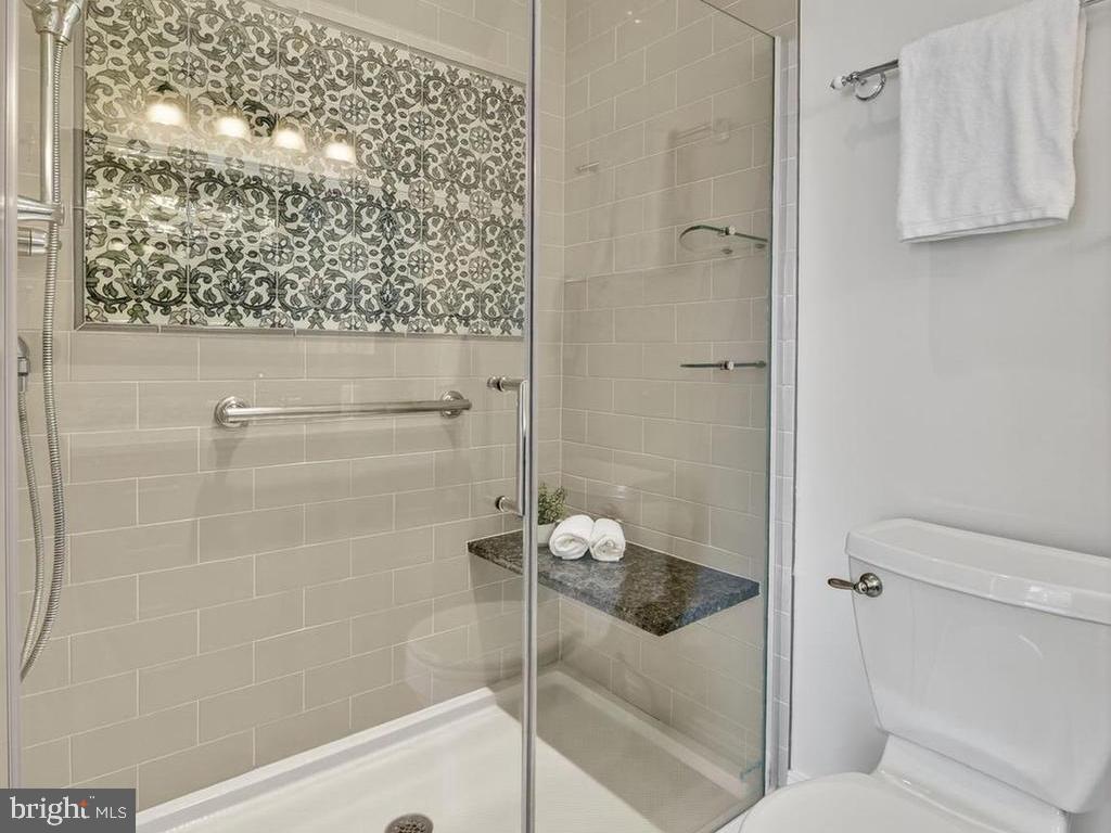 2828 N VAN BUREN STREET