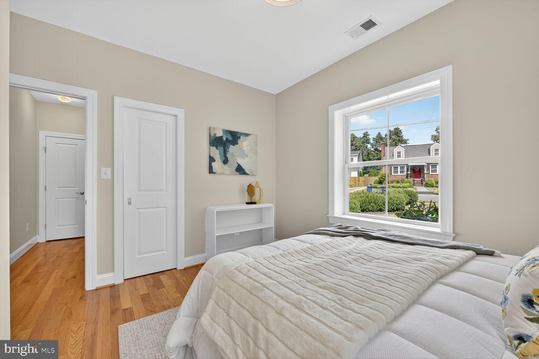 2828 N VAN BUREN STREET