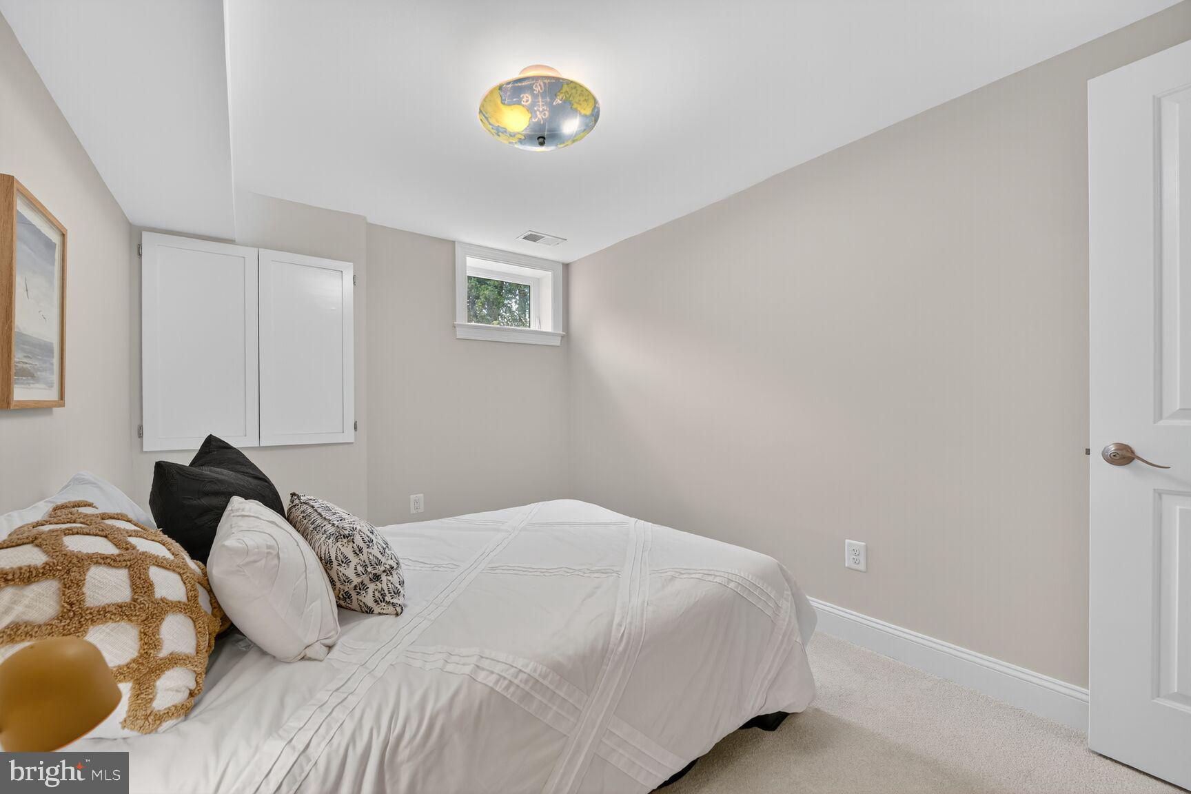 2828 N VAN BUREN STREET