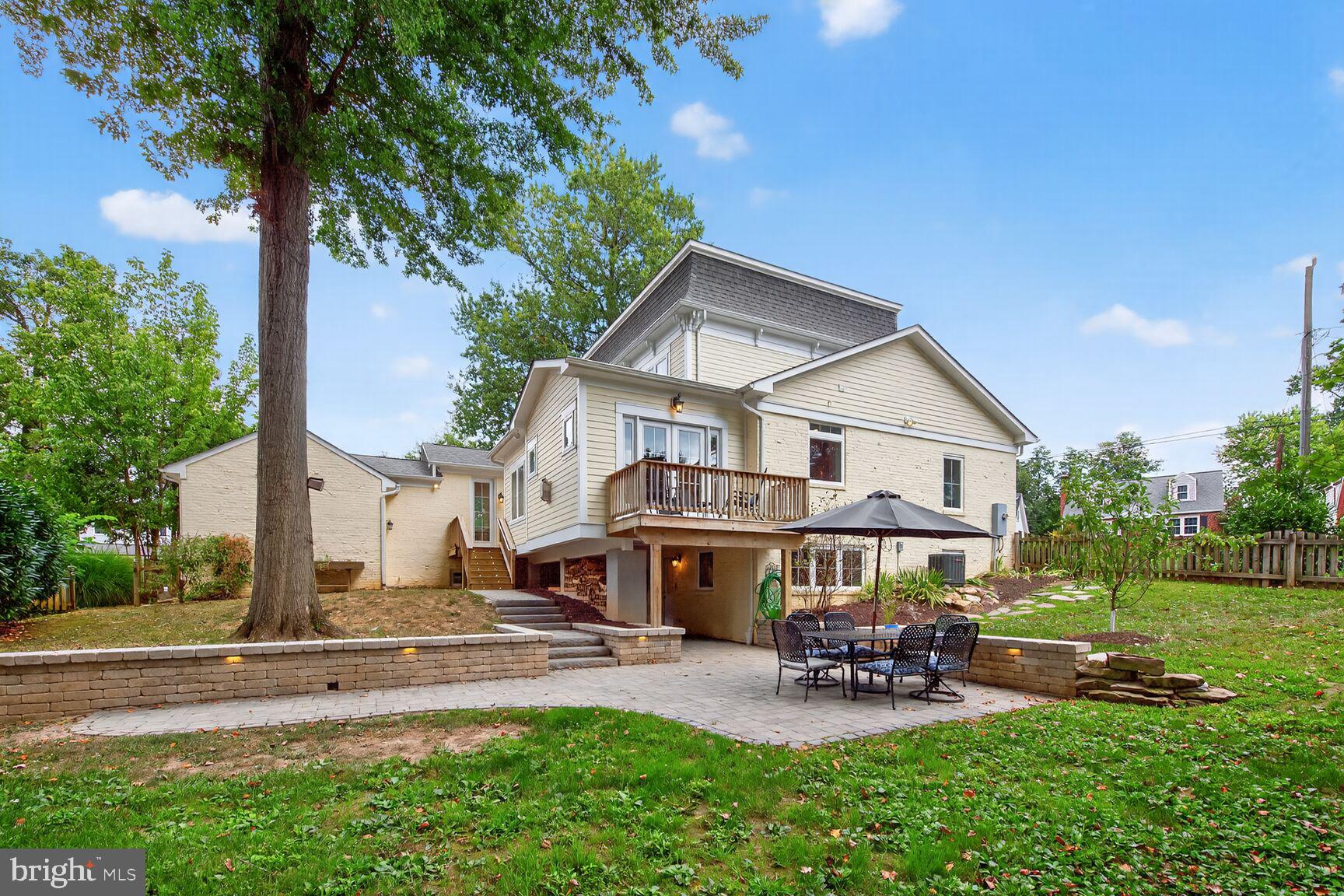 2828 N VAN BUREN STREET