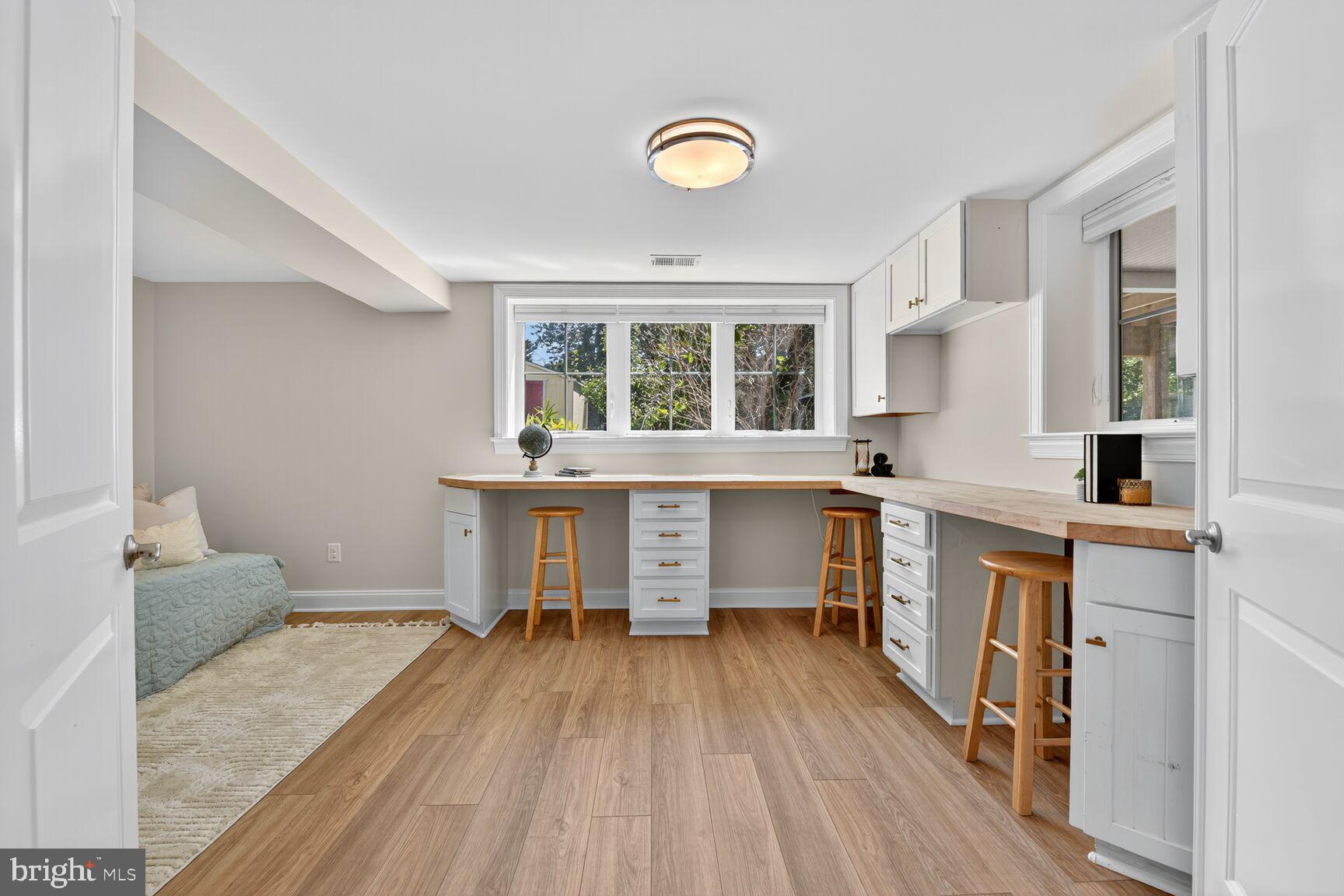 2828 N VAN BUREN STREET