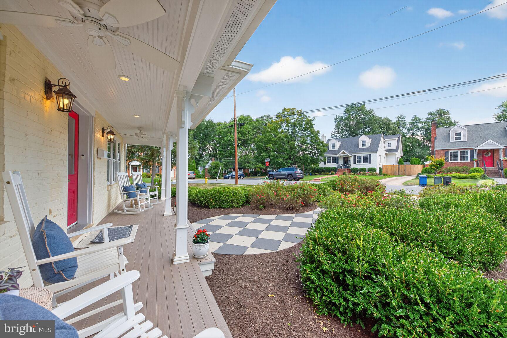 2828 N VAN BUREN STREET